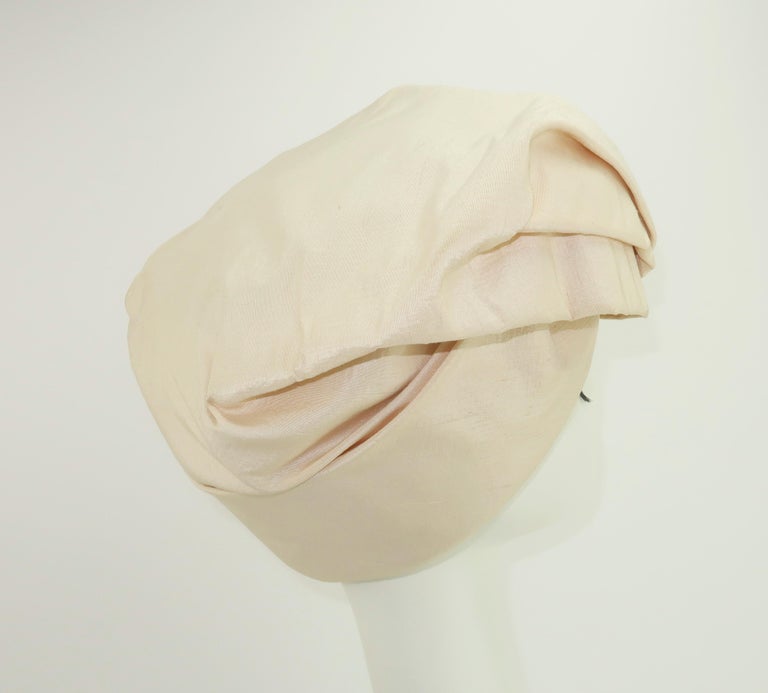 Neiman Marcus Ivory Silk Shantung Turban Style Hat, C.1960 In Good Condition For Sale In Atlanta, GA