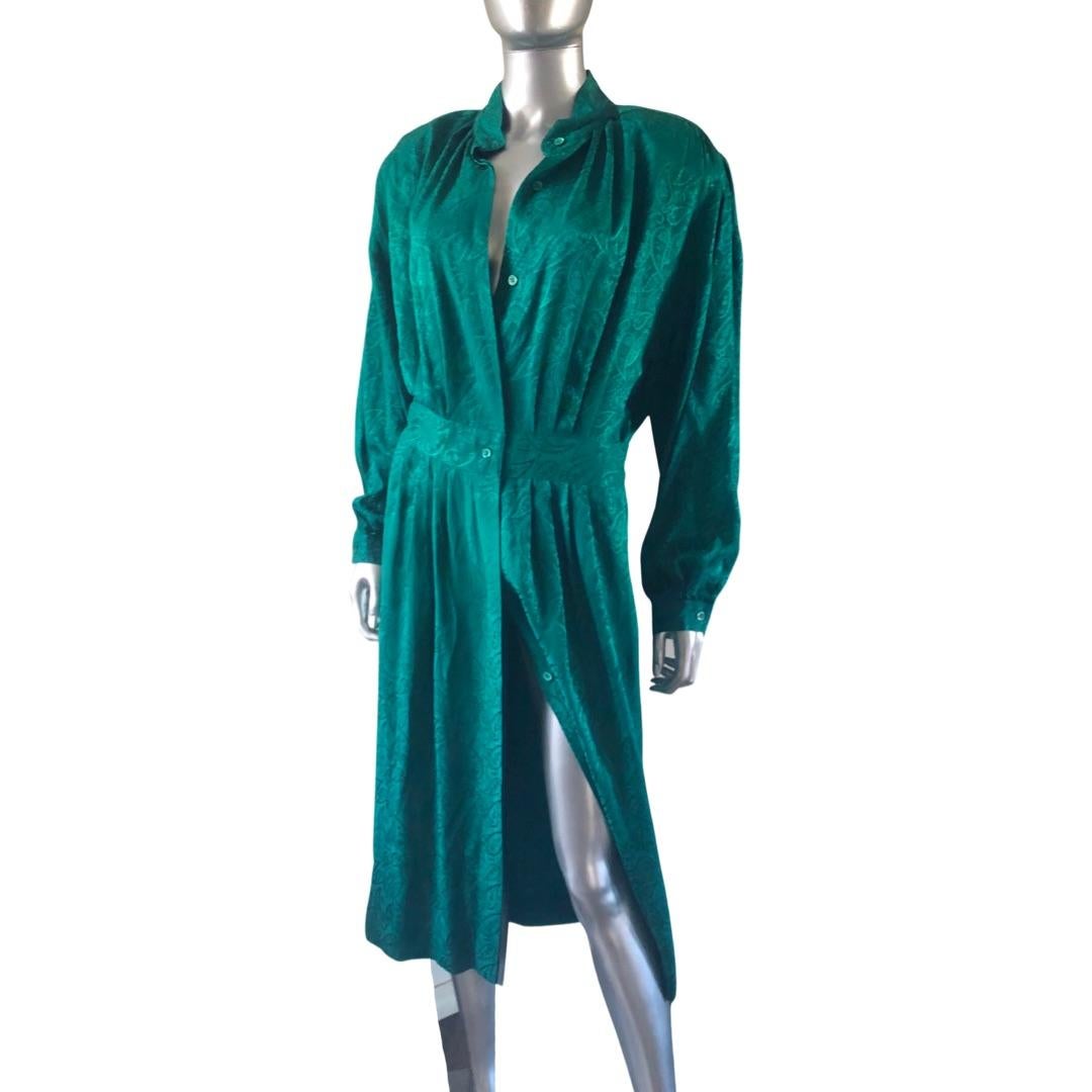 Neiman Marcus Kelly Green Silk Jacquard Button Front Dress Size 14 In Good Condition For Sale In Palm Springs, CA