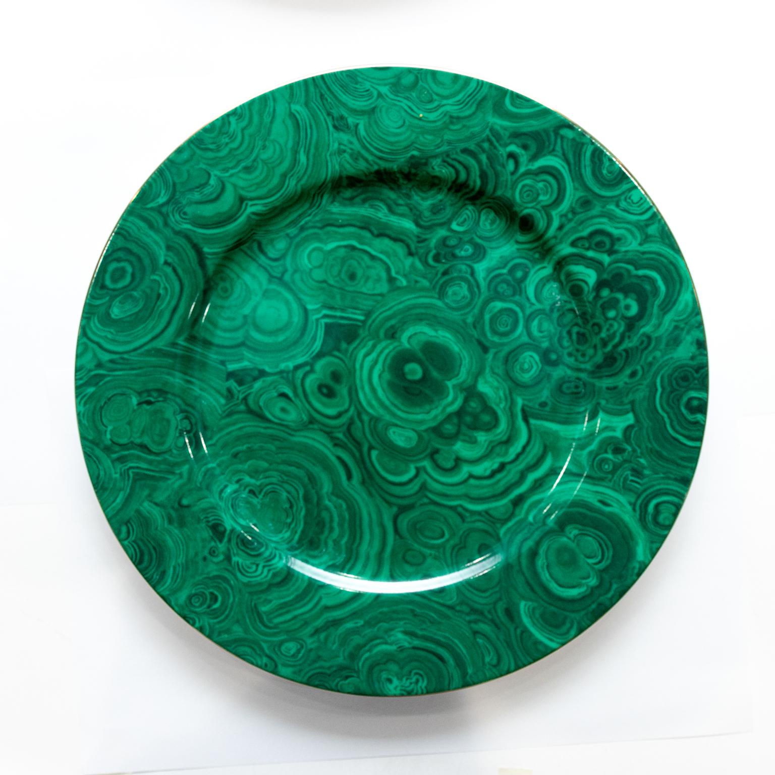 Neiman Marcus Mid-Century Green and Gold Faux Malachite Plate Chargers For Sale 4