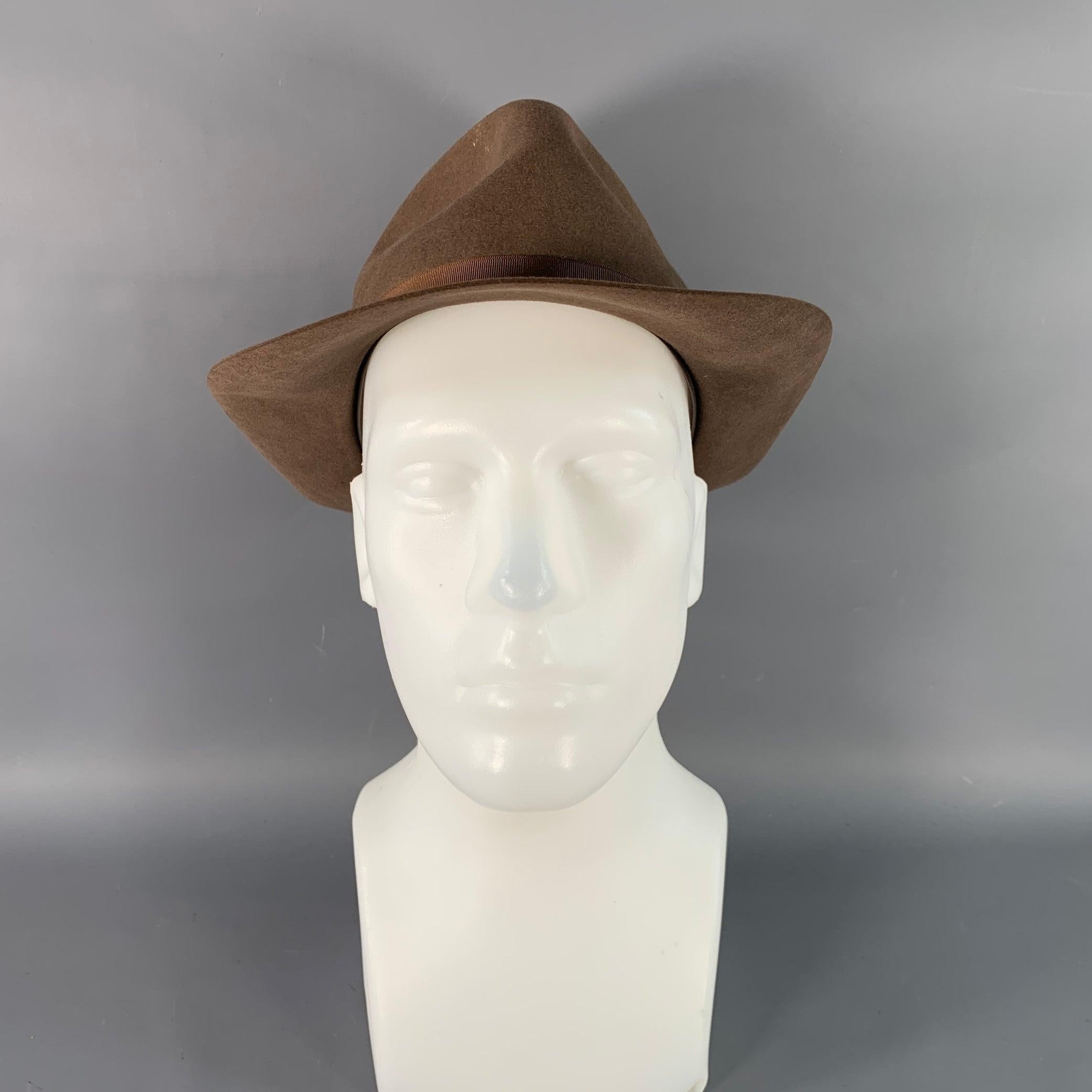 Neiman Marcus Taille 7.5 Weekender Brown Fur Blend Felt Fedora Hat Excellent état - En vente à San Francisco, CA