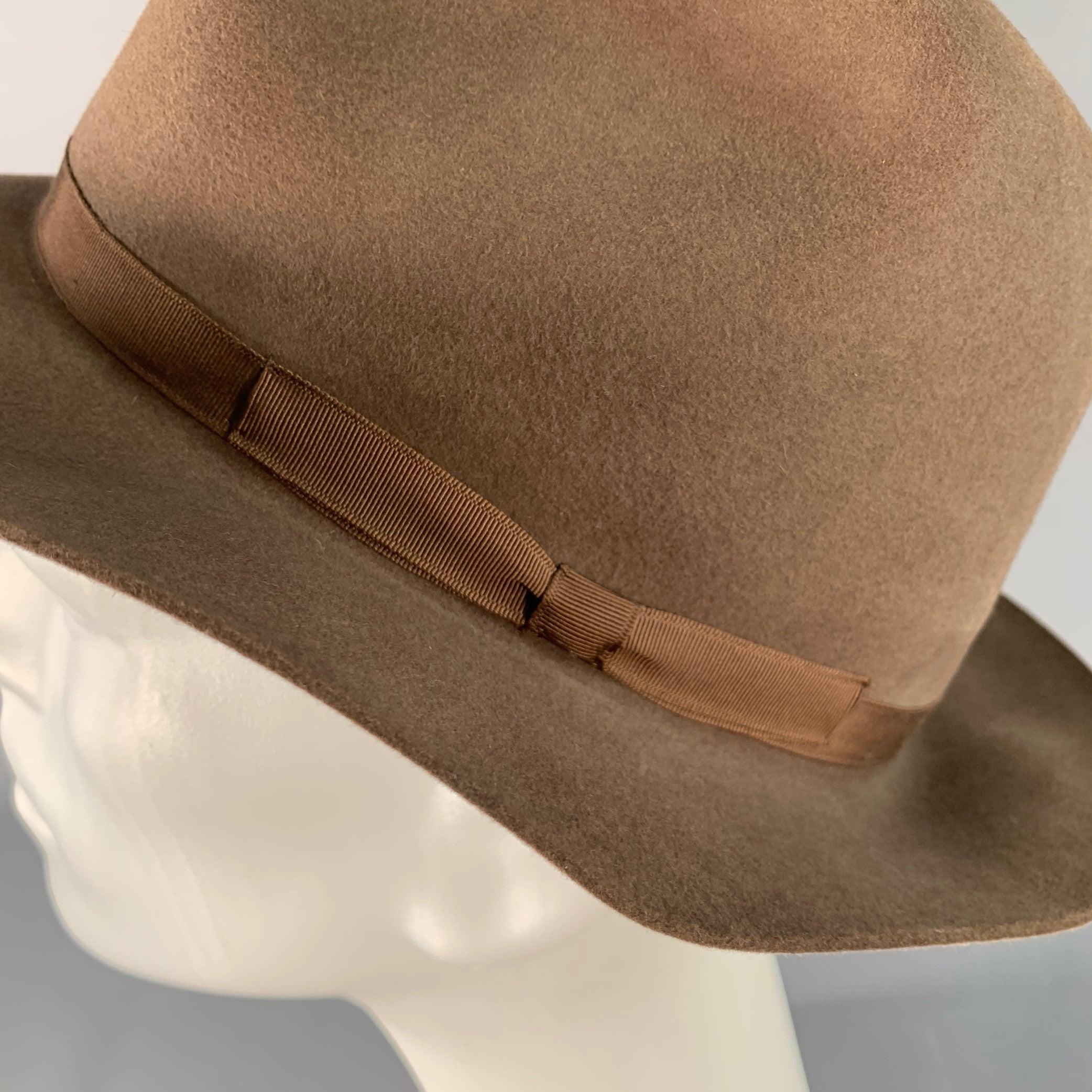 Neiman Marcus Taille 7.5 Weekender Brown Fur Blend Felt Fedora Hat en vente 2