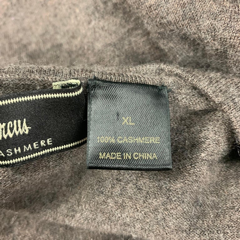 NEIMAN MARCUS Size XL Brown Cashmere Crew-Neck Pullover In Good Condition For Sale In San Francisco, CA