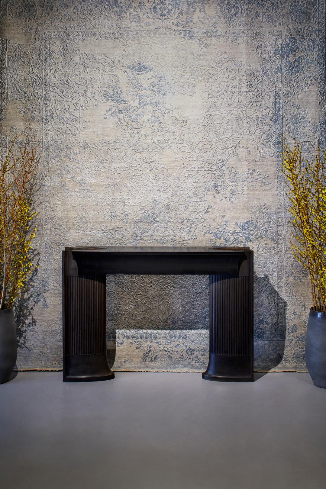 Table console de luxe moderne Nekkar en bois revêtu de métal torsadé Art Déco Neuf - En vente à London, GB