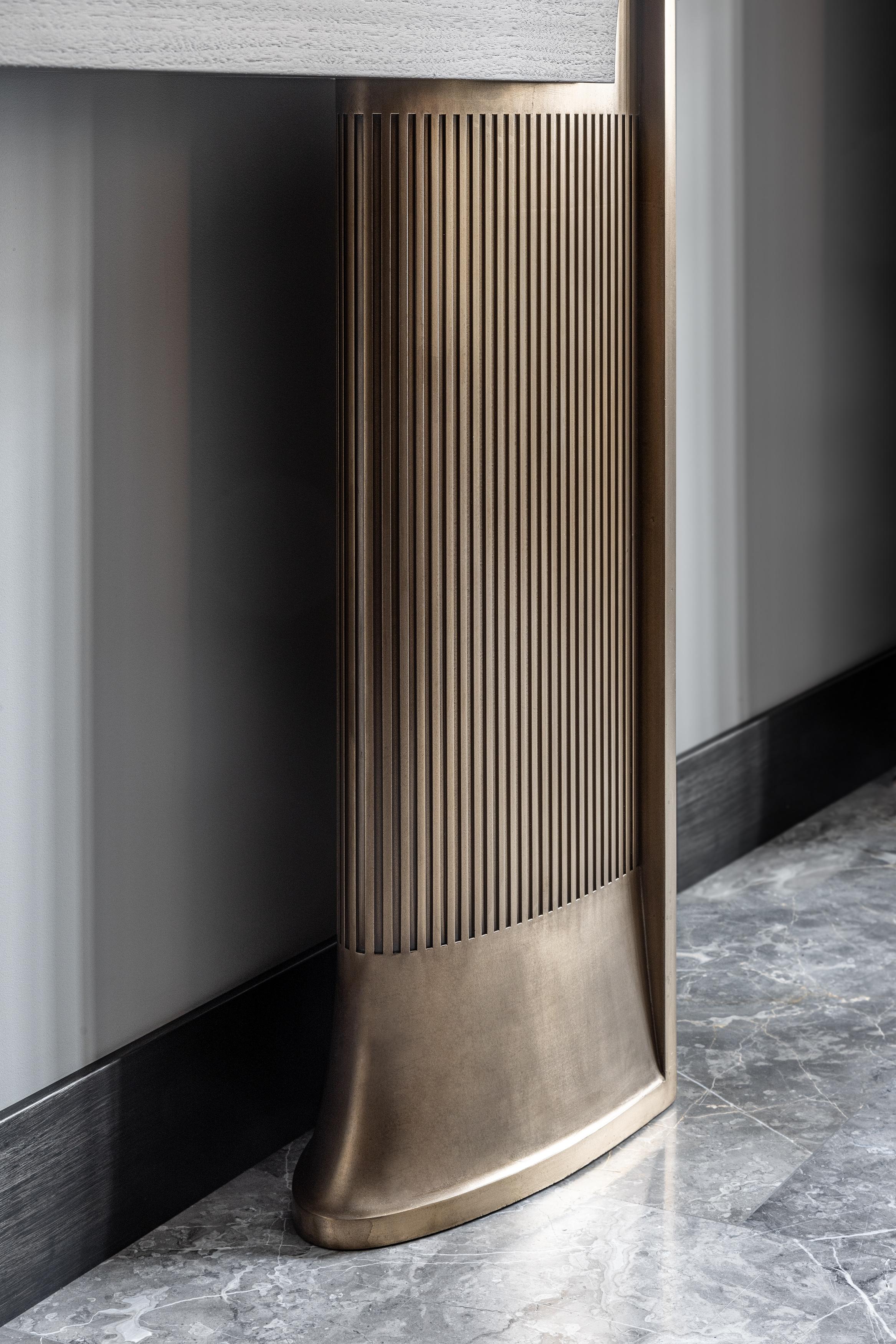 Table console de luxe moderne Nekkar en bois revêtu de métal torsadé Art Déco en vente 8