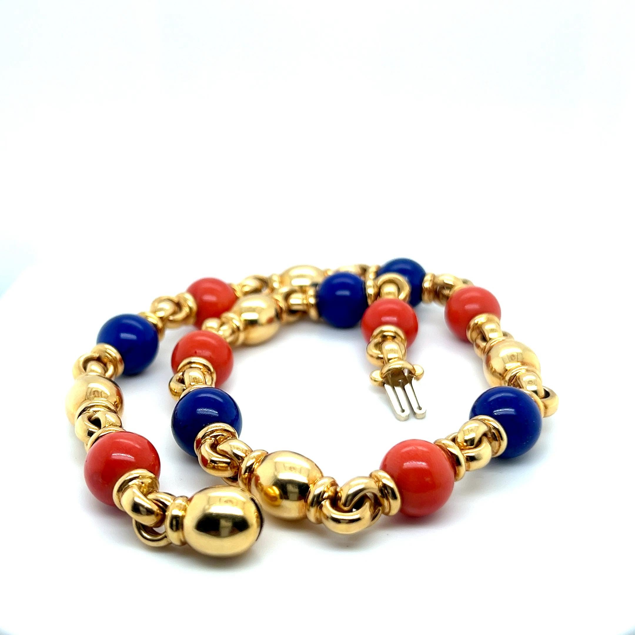 Halskette aus 18 Karat Gelbgold mit Lapislazuli und Koralle von Peclard im Angebot 4