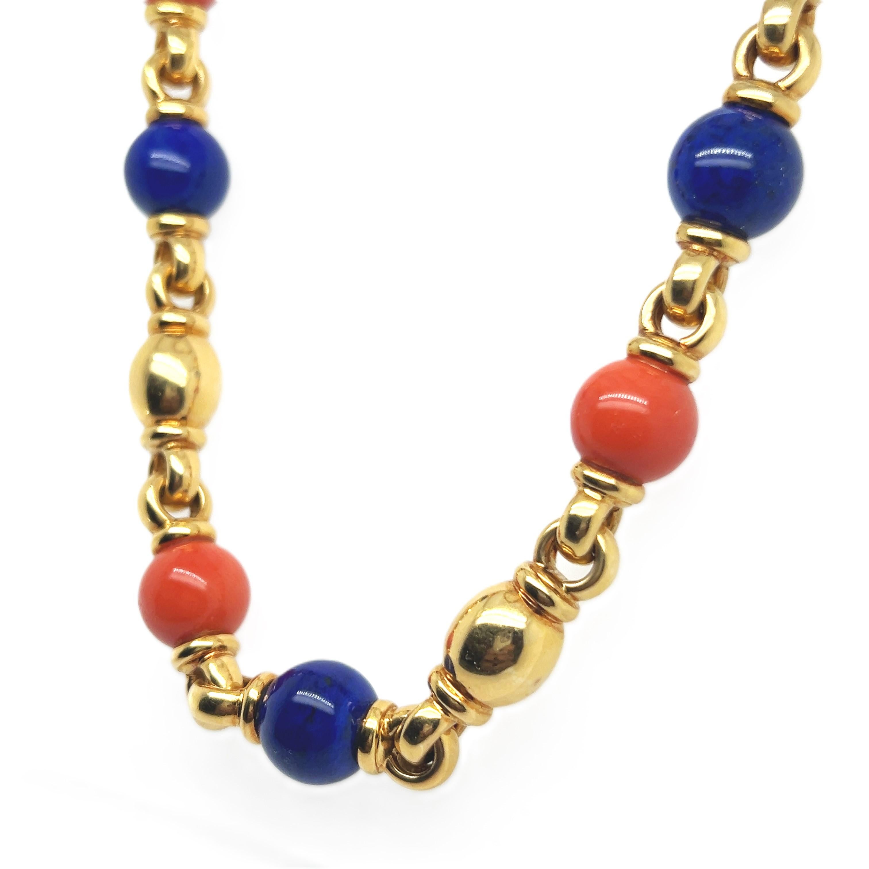 Halskette aus 18 Karat Gelbgold mit Lapislazuli und Koralle von Peclard im Angebot 8