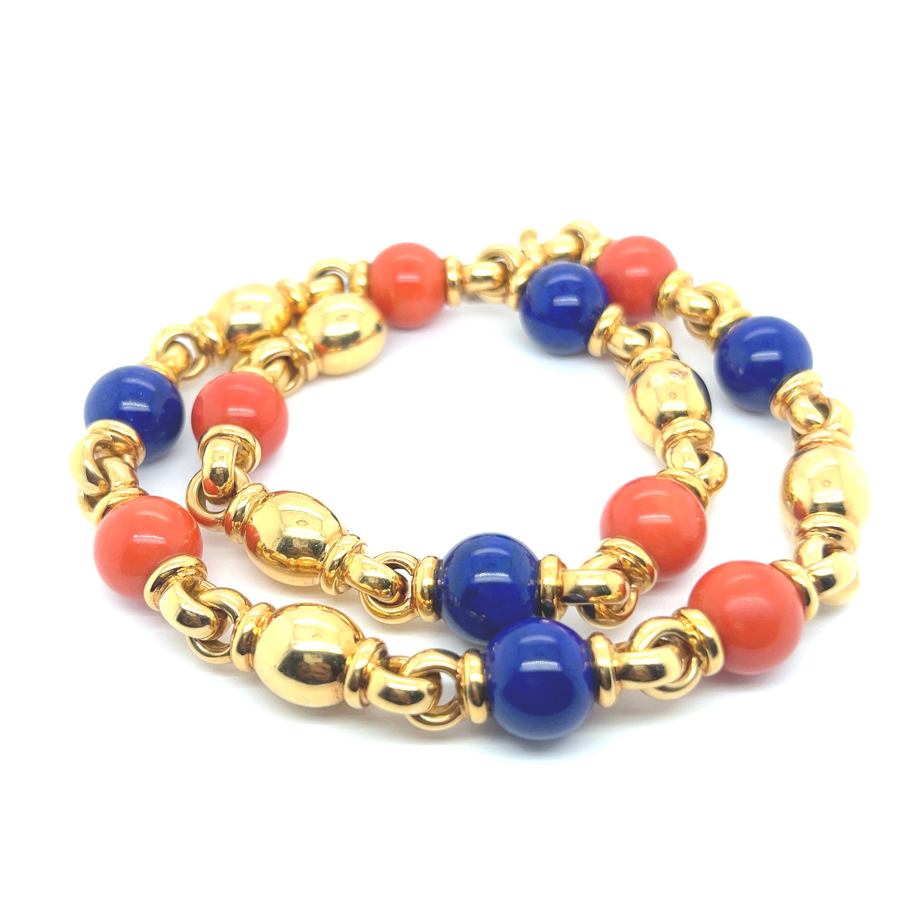 Halskette aus 18 Karat Gelbgold mit Lapislazuli und Koralle von Peclard im Angebot 11