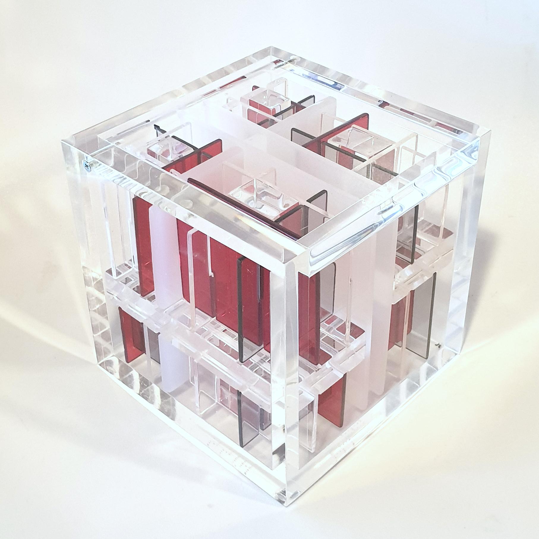 Abstract Sculpture Haringa + Olijve - Système rouge-gris - sculpture cubique géométrique abstraite contemporaine et moderne