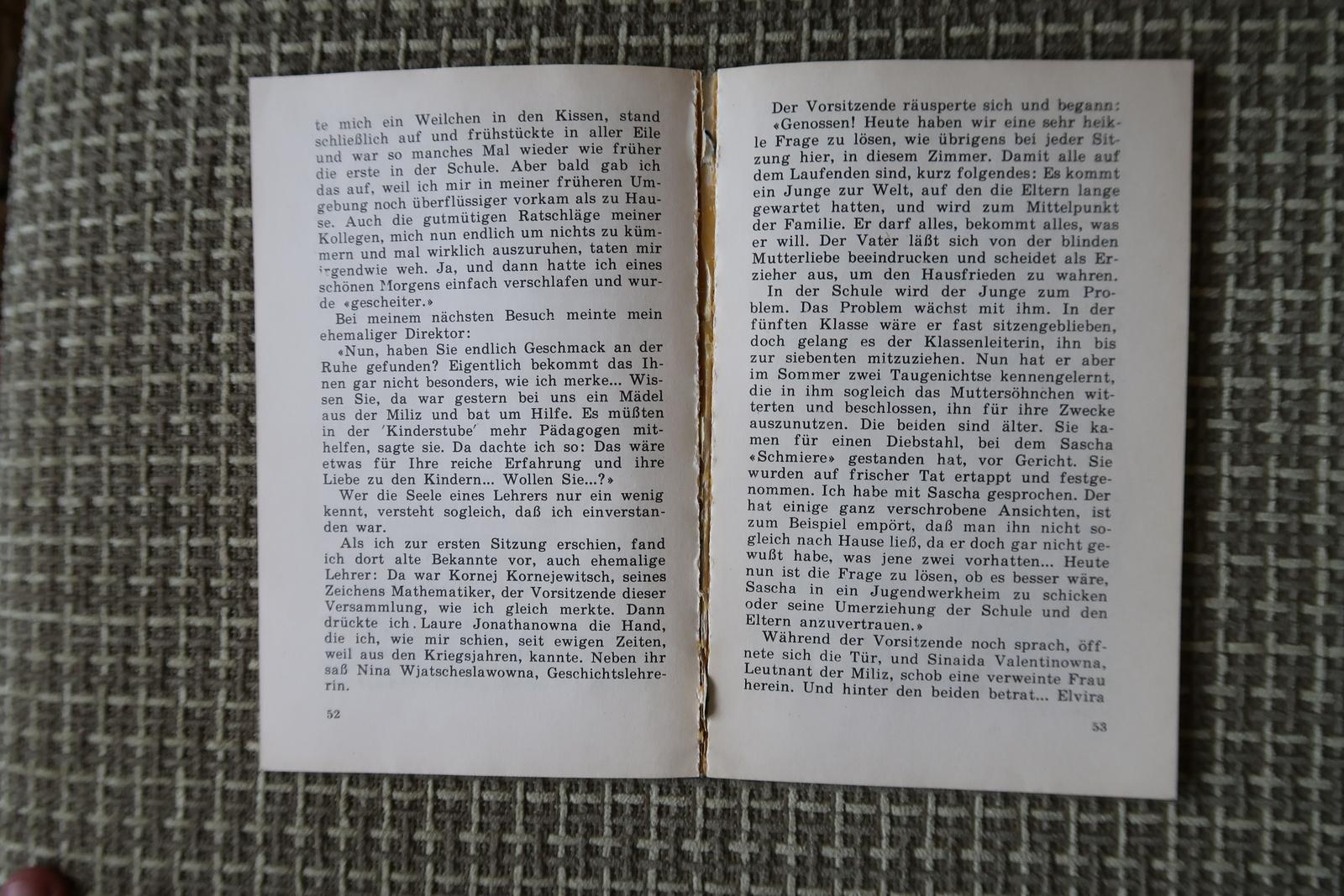 Paper Nelken Fur Dich: Vintage German Book from USSR, circa 1982, 1J149 For Sale