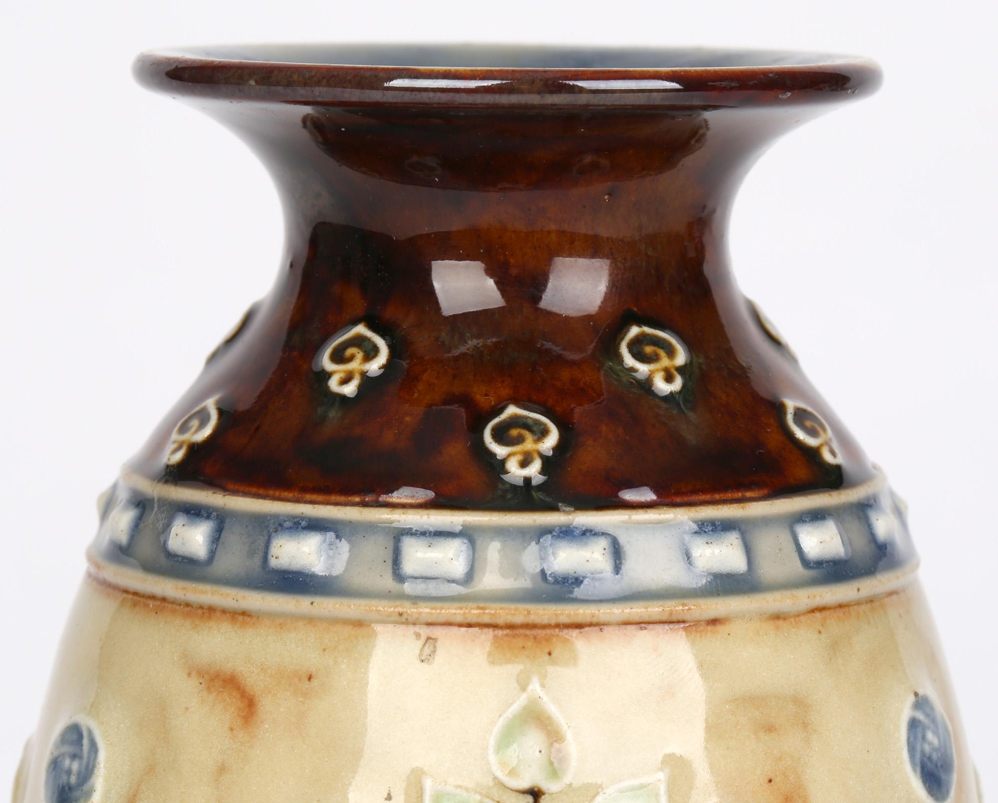 Vase à motif floral Art Nouveau Nellie Garbett pour Doulton Lambeth en vente 5