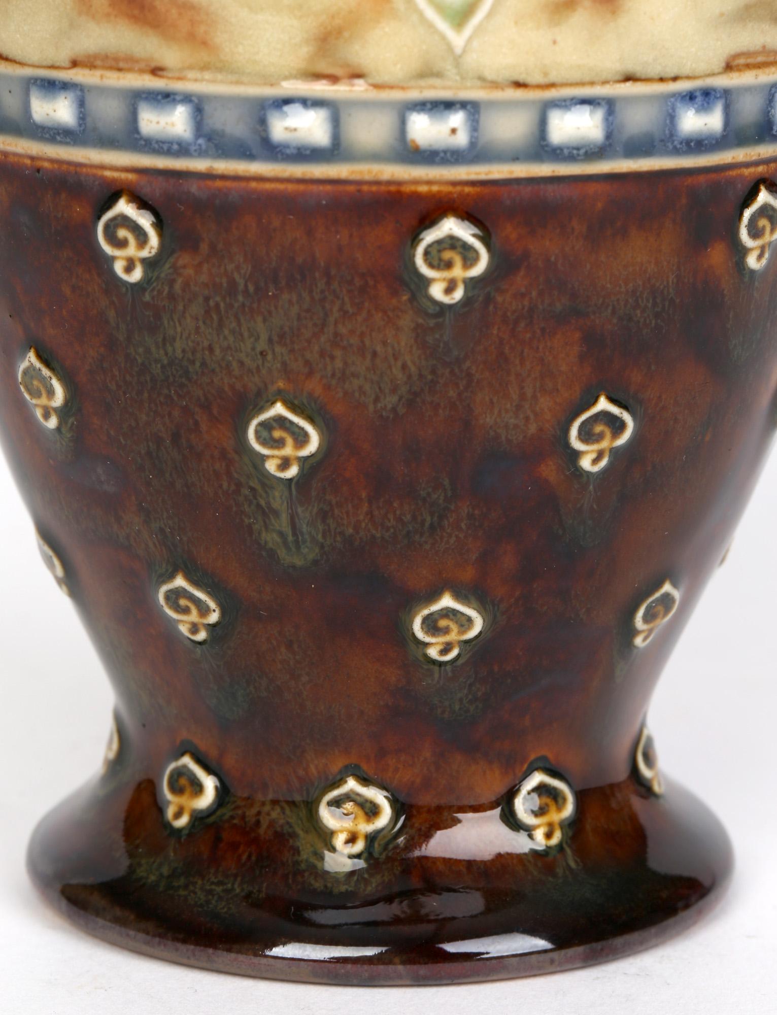 Vase à motif floral Art Nouveau Nellie Garbett pour Doulton Lambeth en vente 6