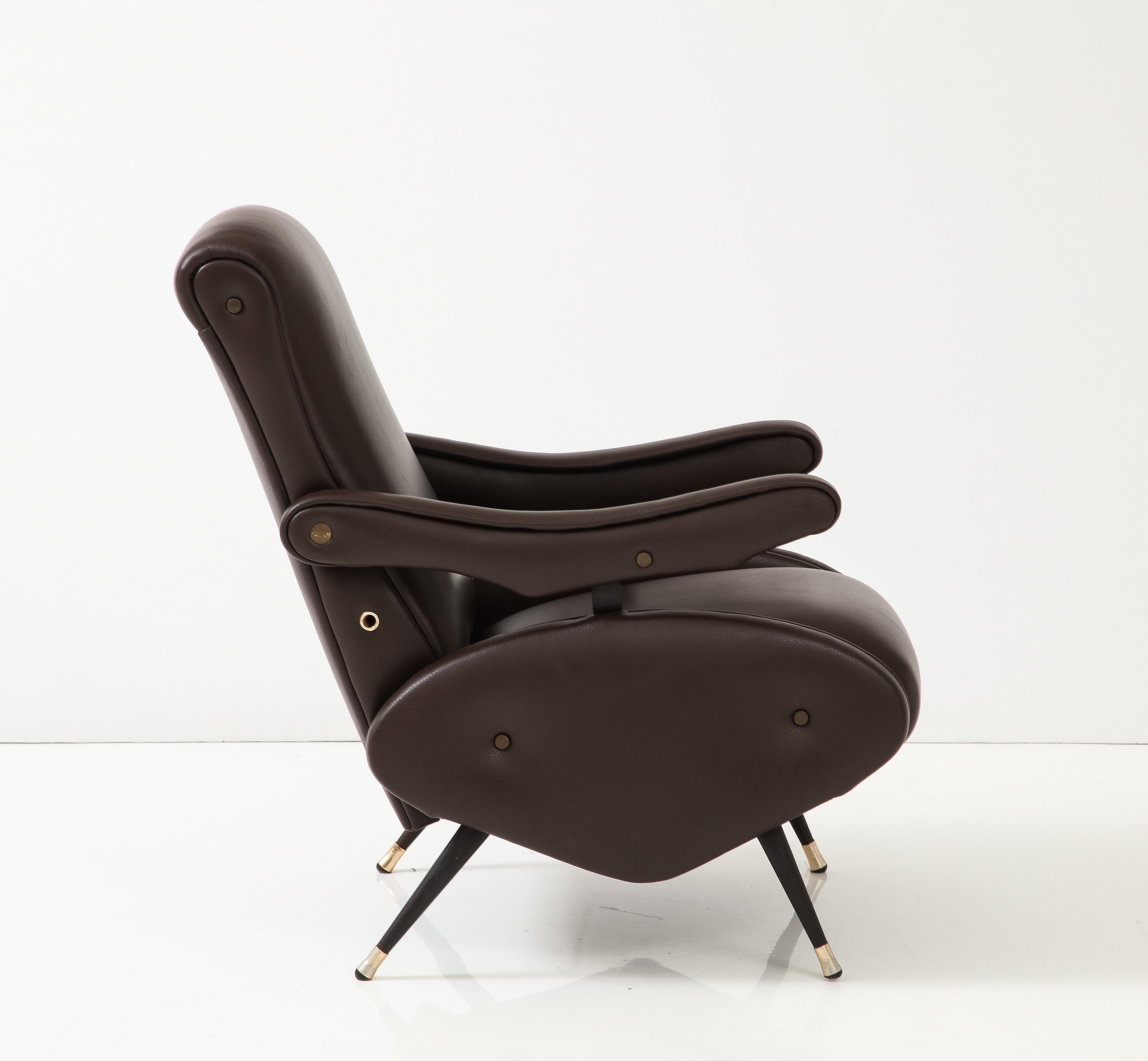 Laiton Paire de chaises longues inclinables en cuir Nello Pini pour Novarredo, Italie 1959  en vente