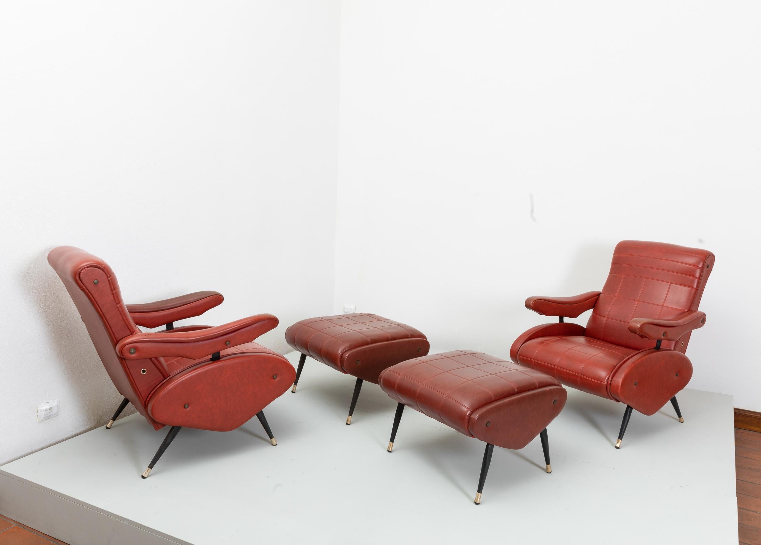 Nello Pini Prod. Novarredo c. 1950-1960 Two reclining armchairs and two pouffs 4