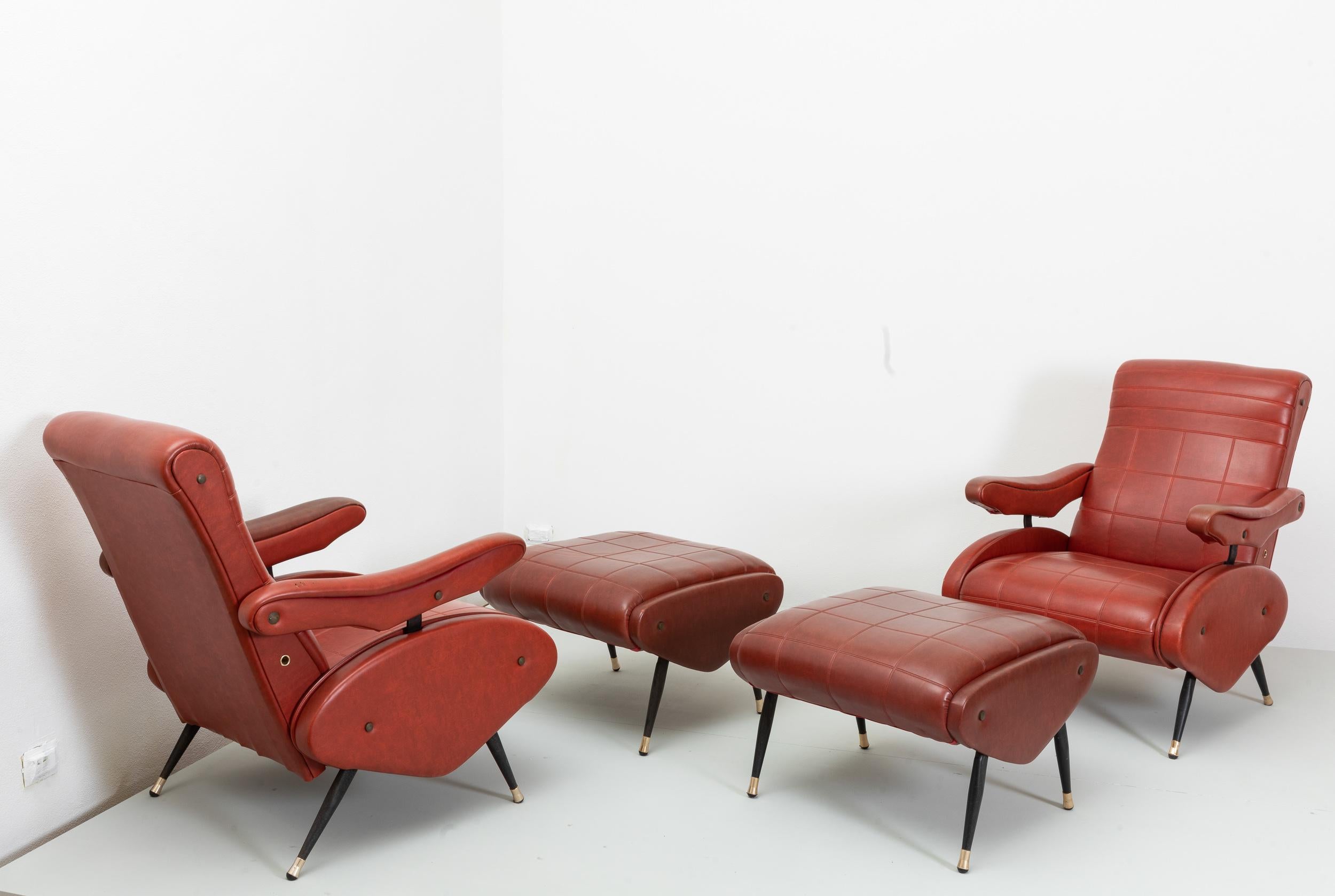 Nello Pini Prod. Novarredo c. 1950-1960 Two reclining armchairs and two pouffs 10