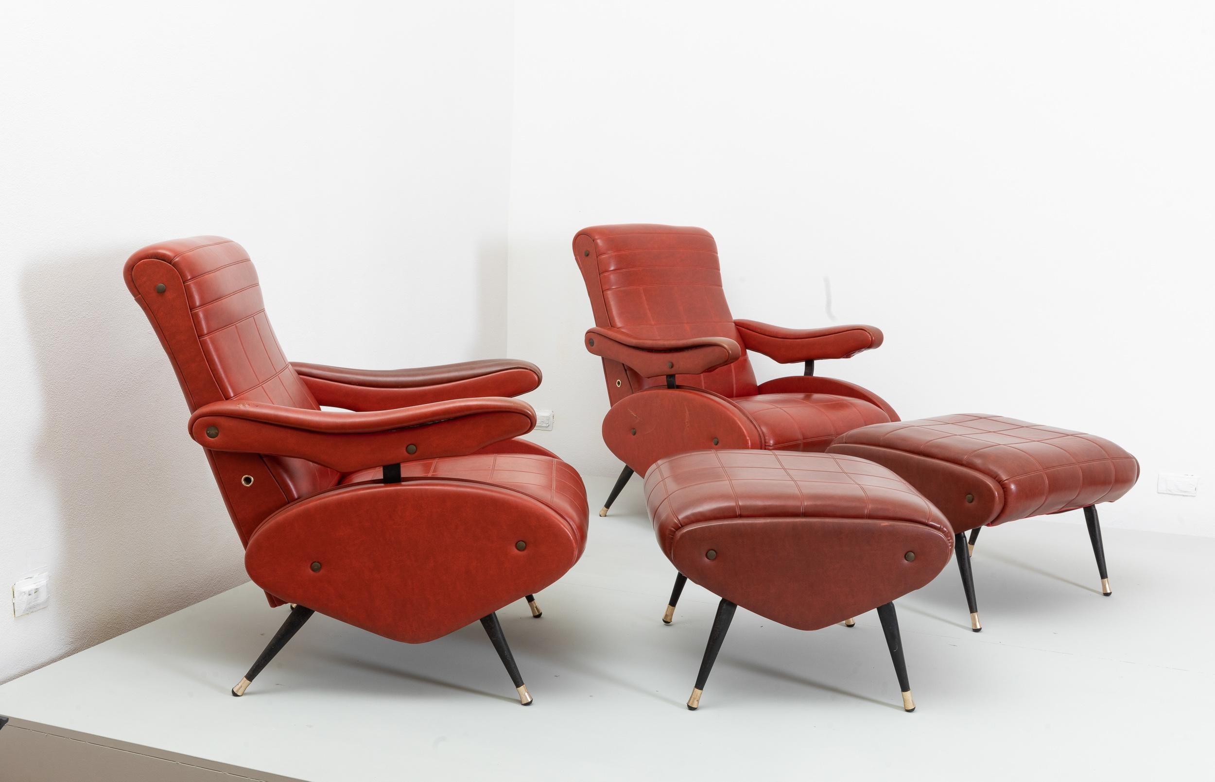 Nello Pini Prod. Novarredo c. 1950-1960 Two reclining armchairs and two pouffs 1