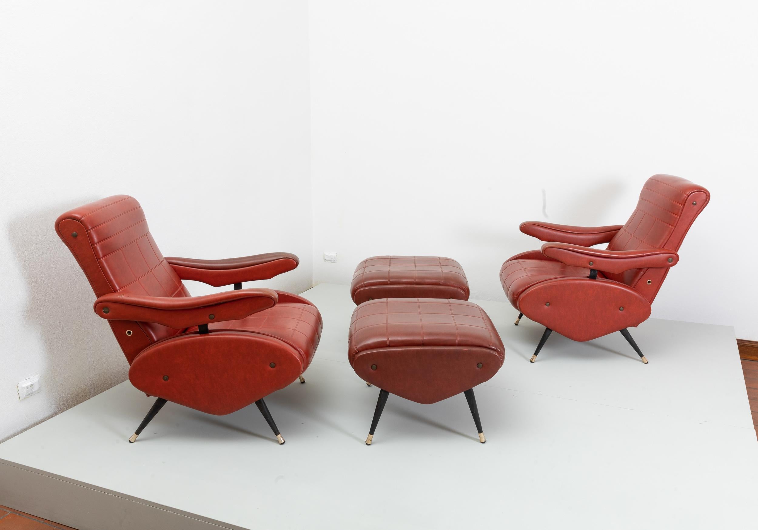 Nello Pini Prod. Novarredo c. 1950-1960 Two reclining armchairs and two pouffs 2