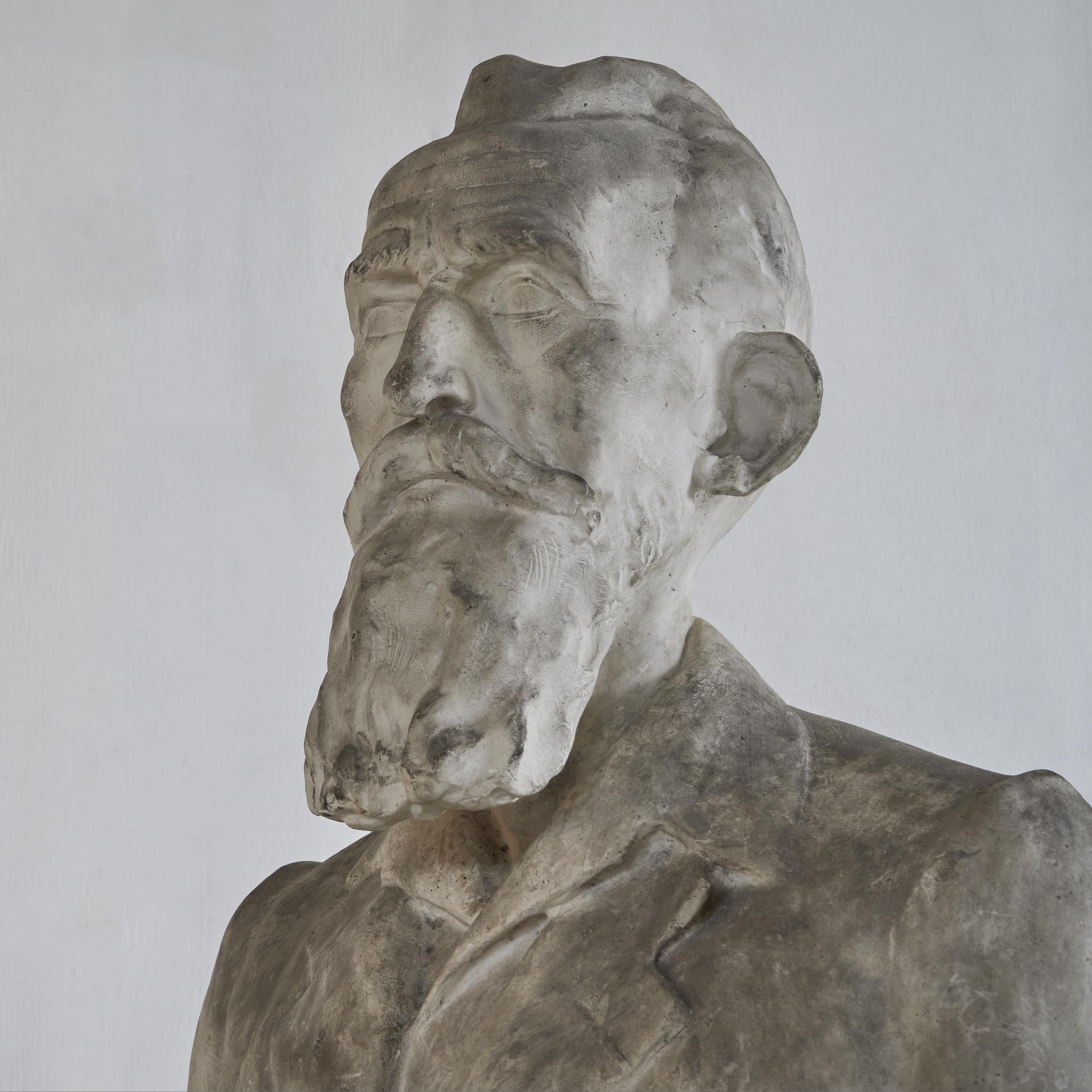 Plaster bust of a bearded male made by Belgian artist Nelly Pourbaix somewhere around 1940.

This bust is part of a series of eight sculptures by Pourbaix. Several others are to be found in the collection of museum Schloss Moyland. 

Nelly