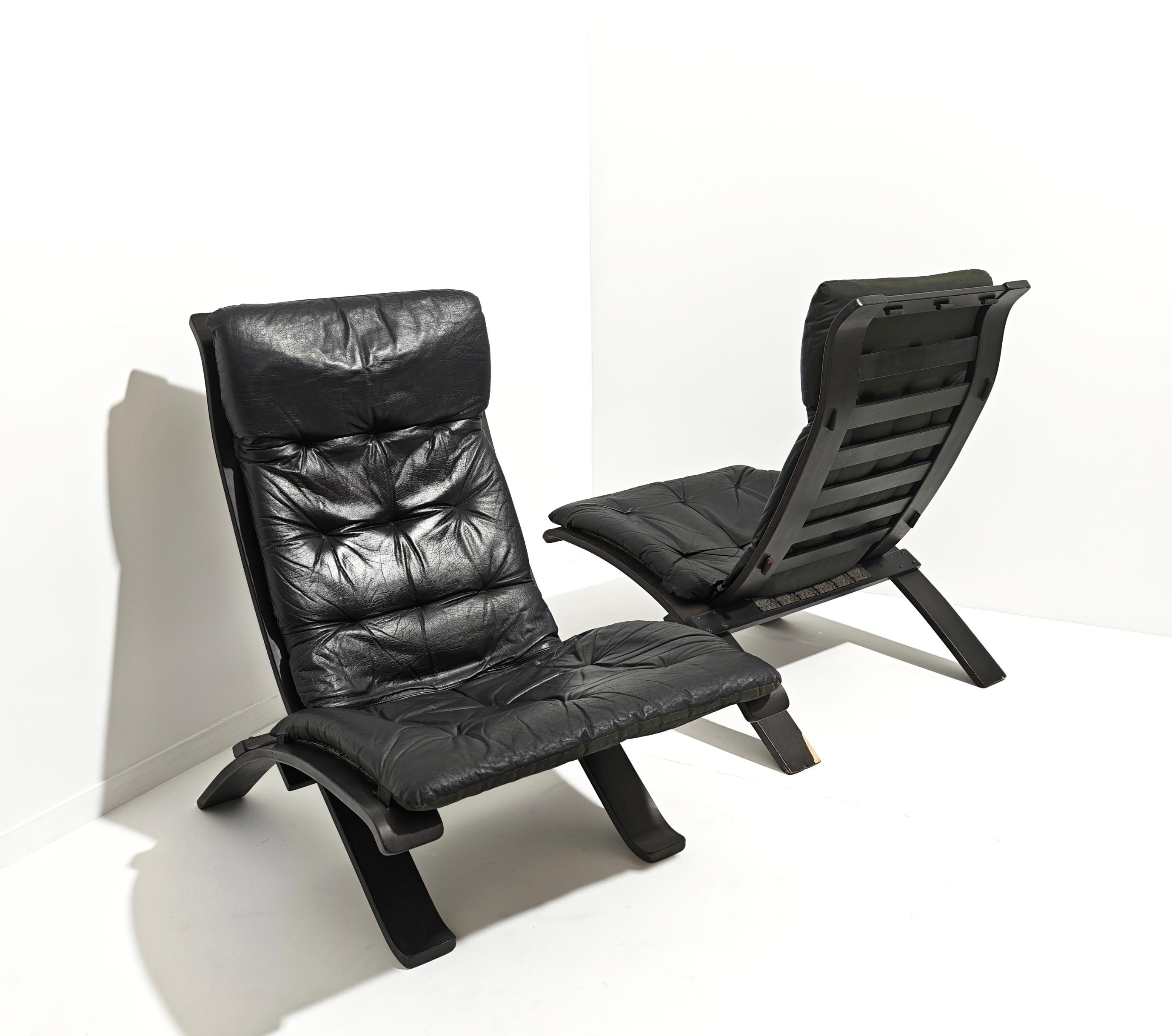 Nelo Arredi Pair of Folding Armchairs in Wood and Leather Italy 80s Mid-Century in vendita 8