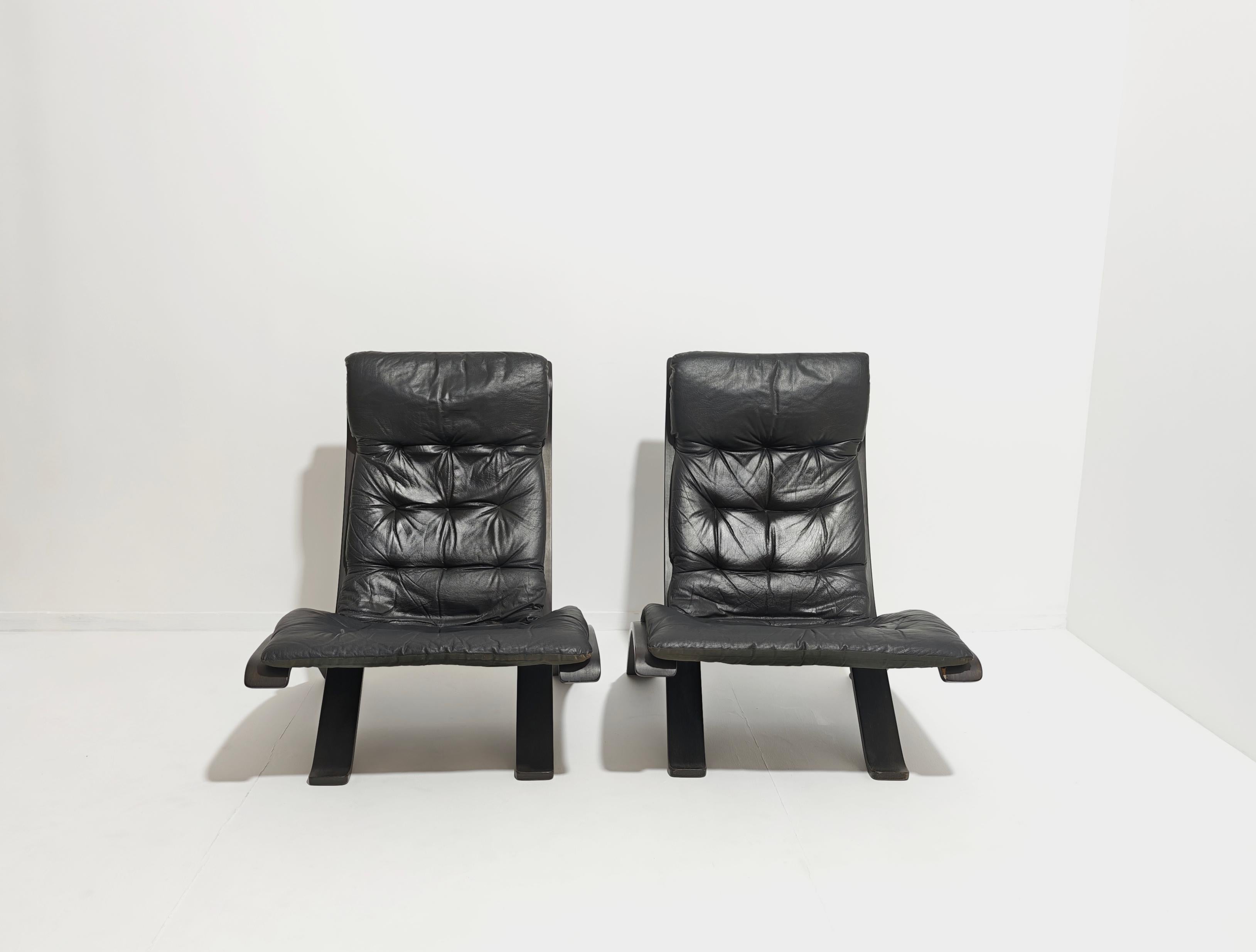 Nelo Arredi Pair of Folding Armchairs in Wood and Leather Italy 80s Mid-Century in vendita 9