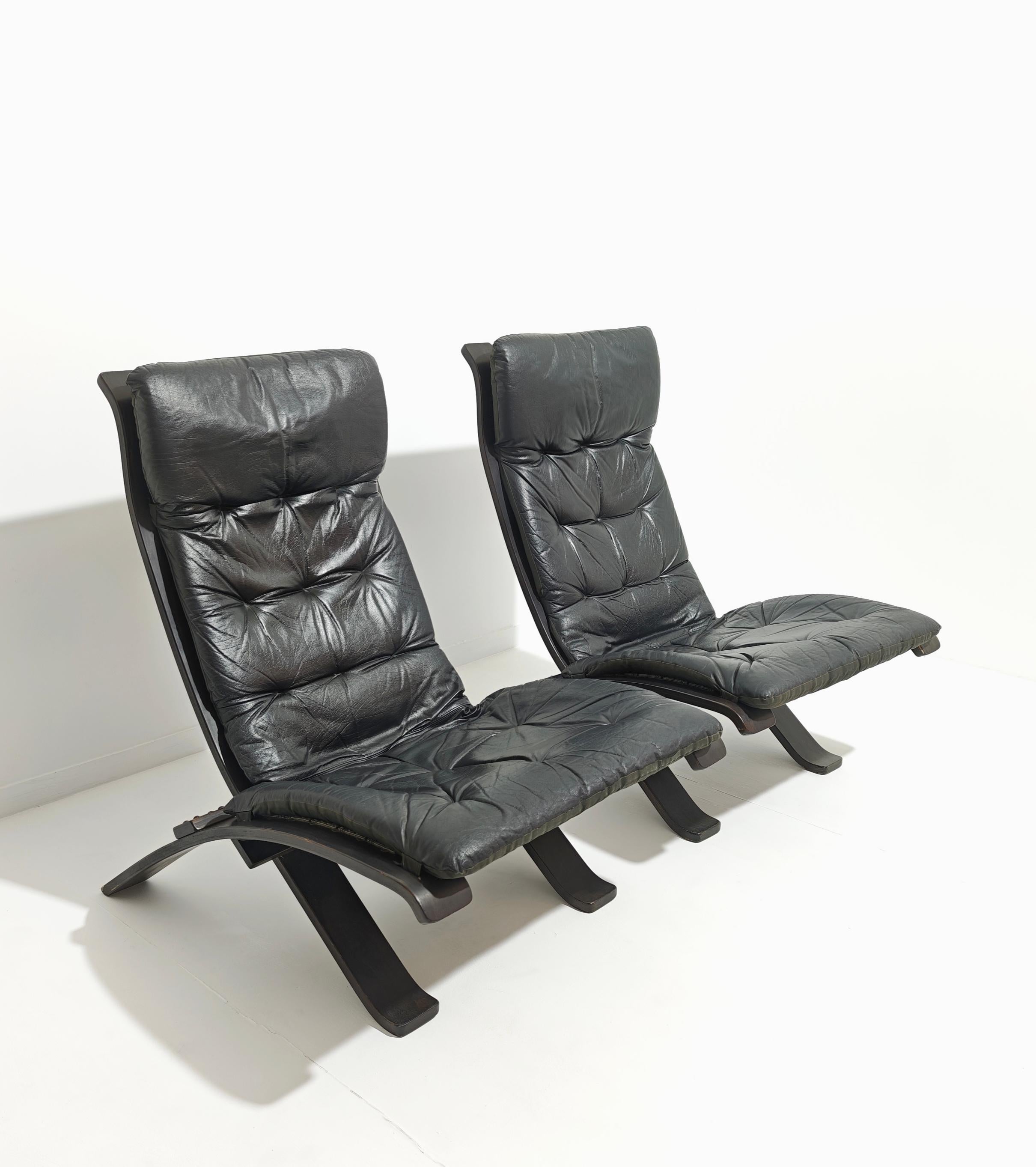 XX secolo Nelo Arredi Pair of Folding Armchairs in Wood and Leather Italy 80s Mid-Century in vendita