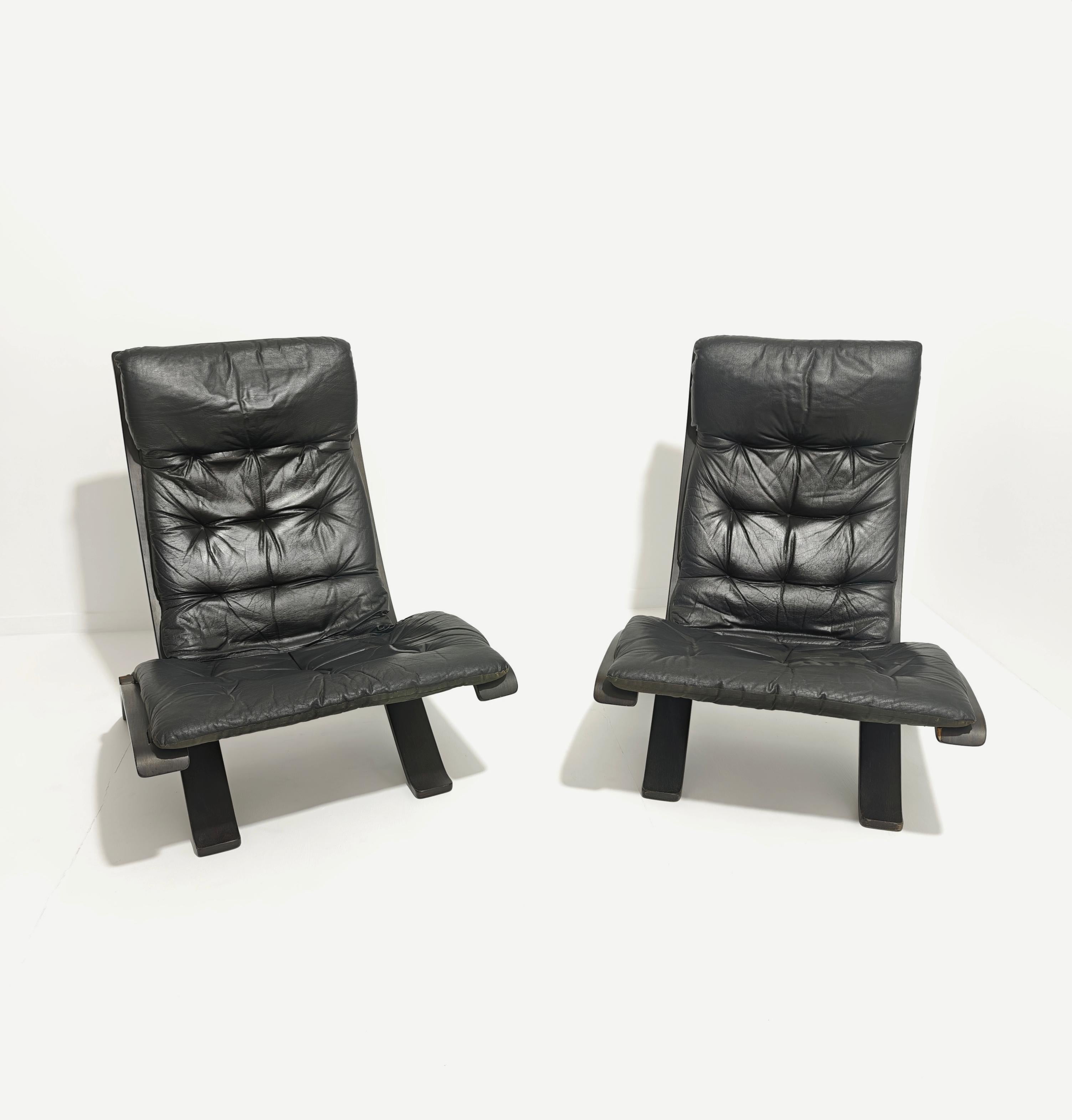 Pelle Nelo Arredi Pair of Folding Armchairs in Wood and Leather Italy 80s Mid-Century in vendita