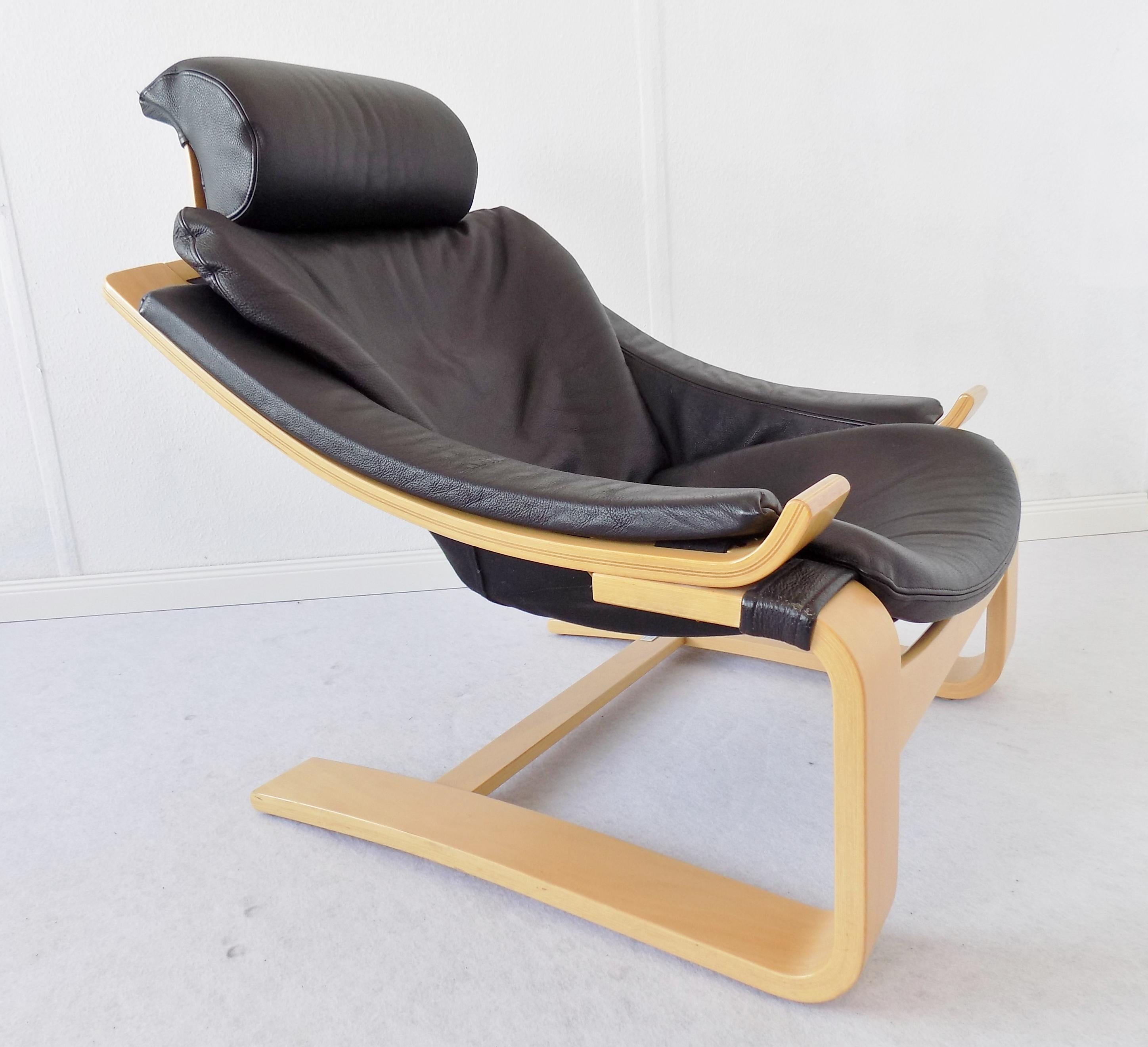 Famous lounge chair made by Nelo Kroken and designed by Ake Fribyter in the 1970s. This Kroken chair has the n° 59 of a limited edition of 250 chairs launched for the 25th anniversary. The chair is in excellent condition and comes with the