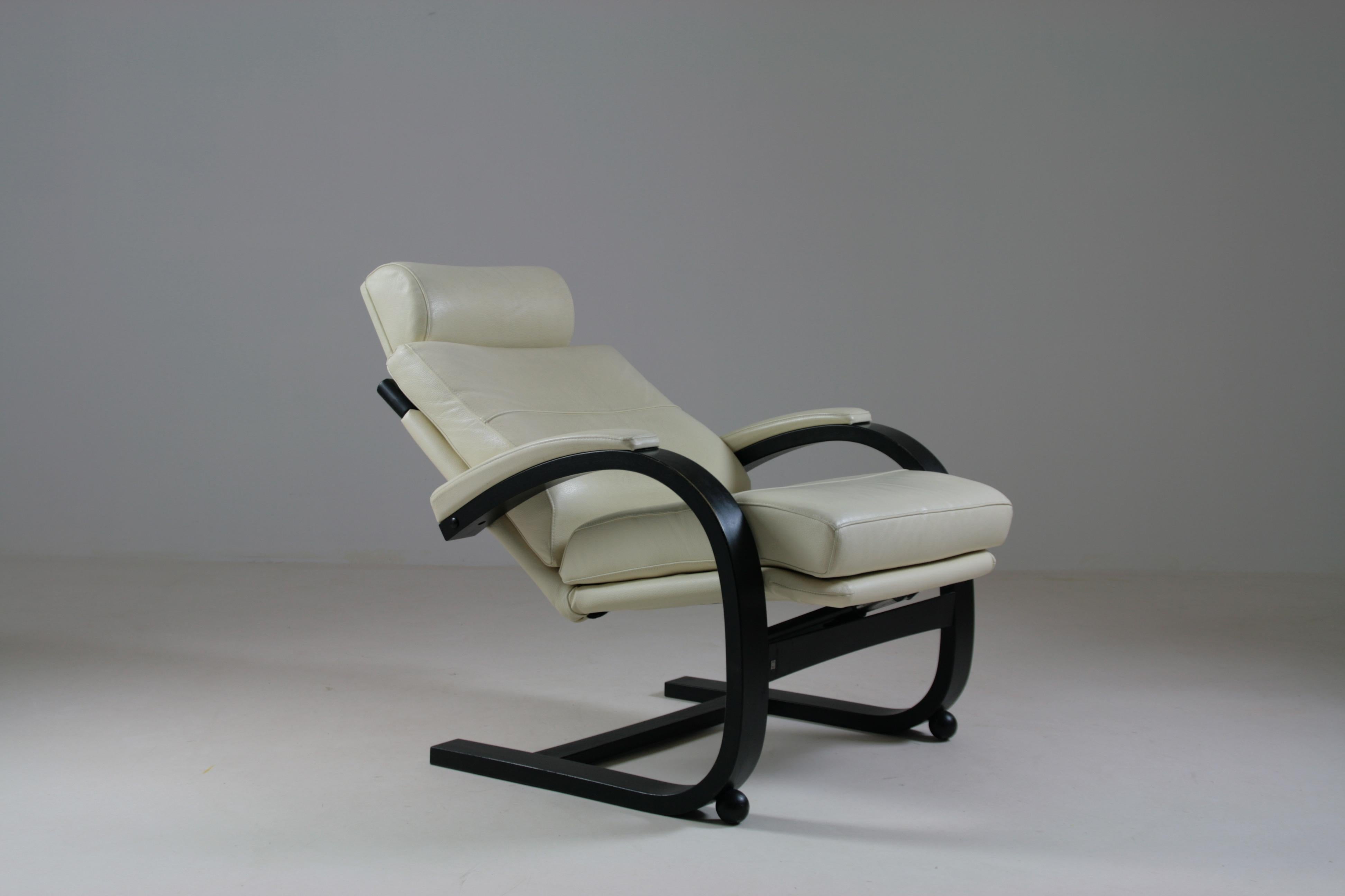 Nelo Swedish leather recliner armchair by åke fribyter For Sale 5