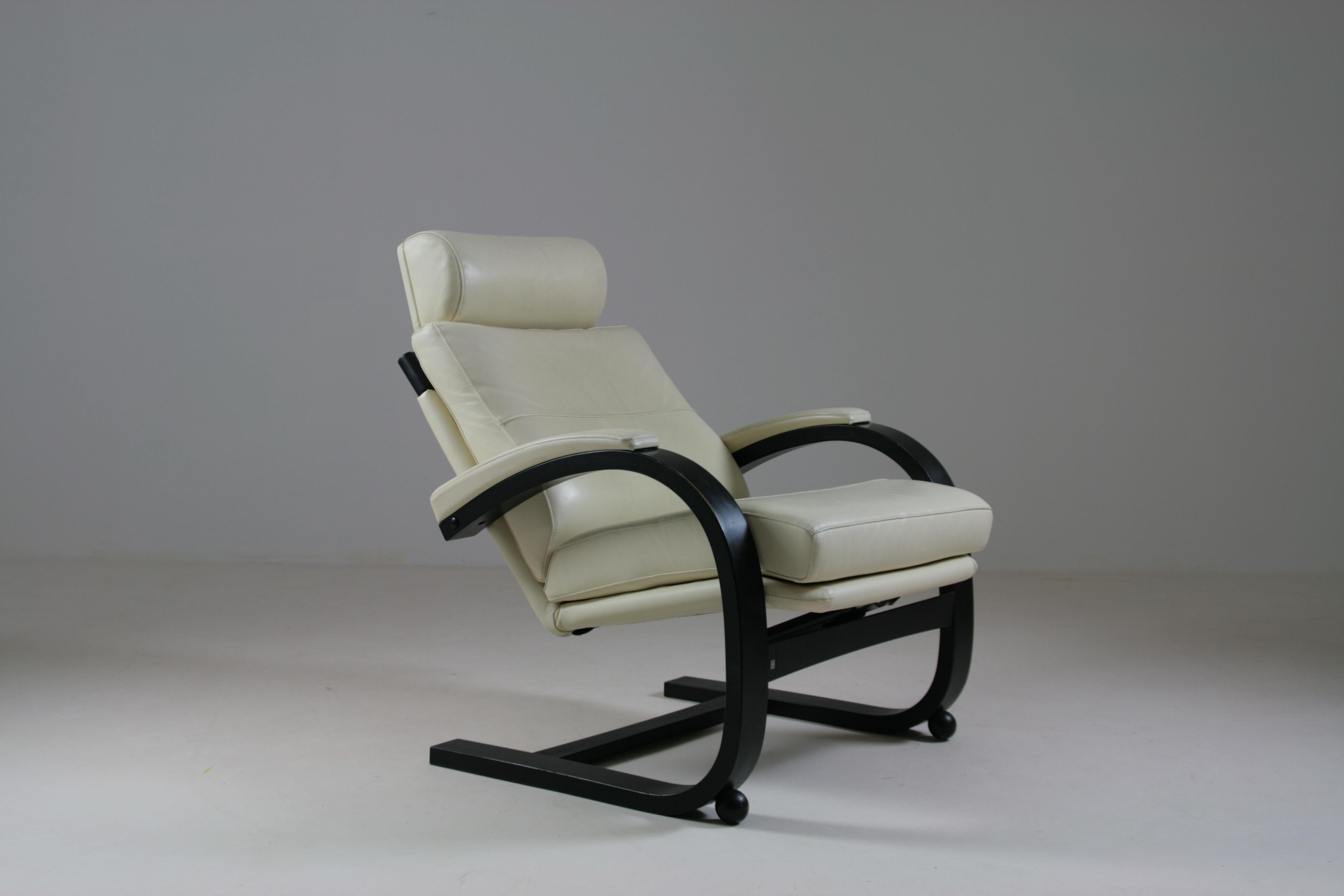 Nelo Swedish leather recliner armchair by åke fribyter For Sale 4