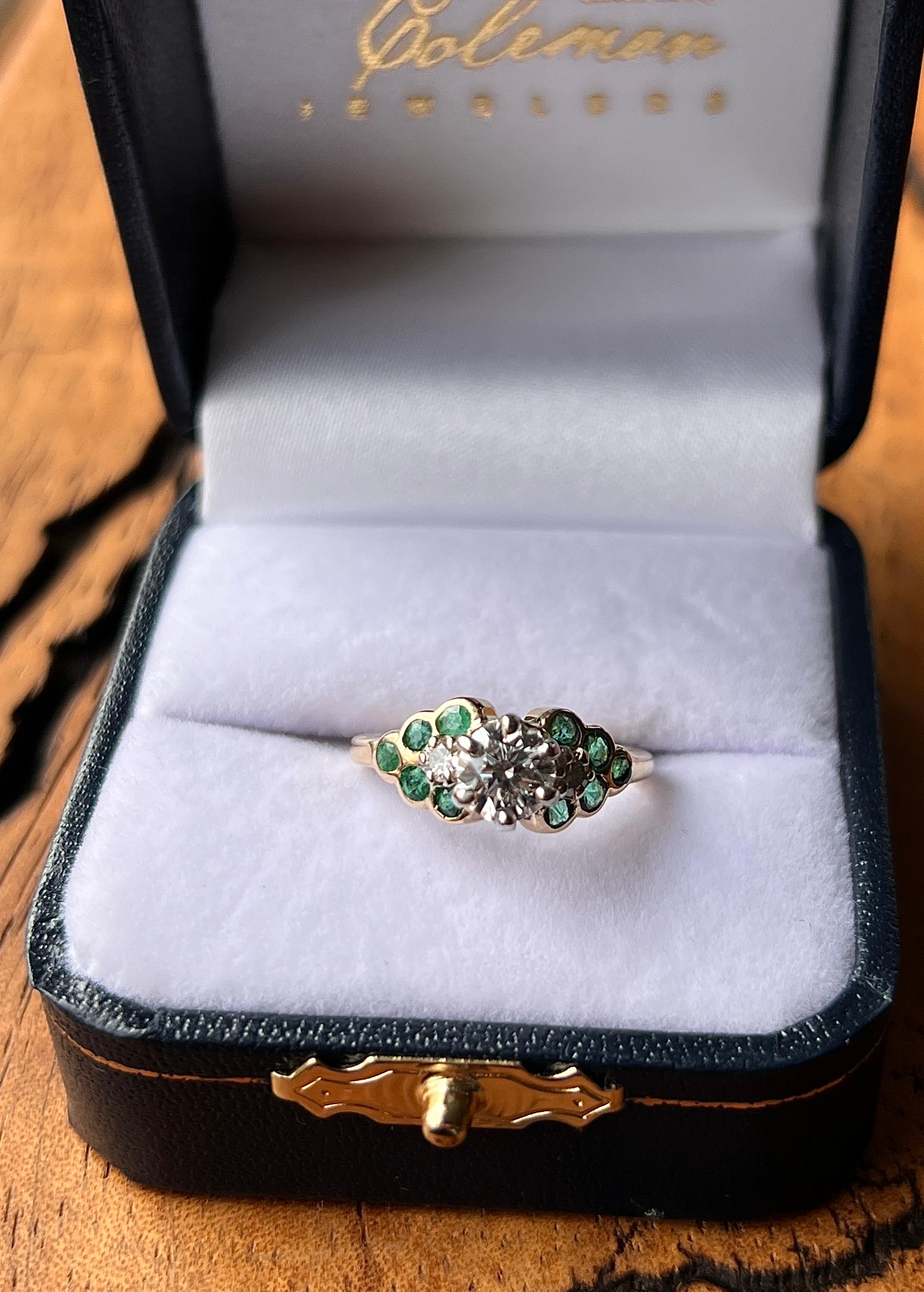 Contemporain Nelson Coleman Design Bague en or 14k bicolore diamants et émeraudes années 1980 en vente