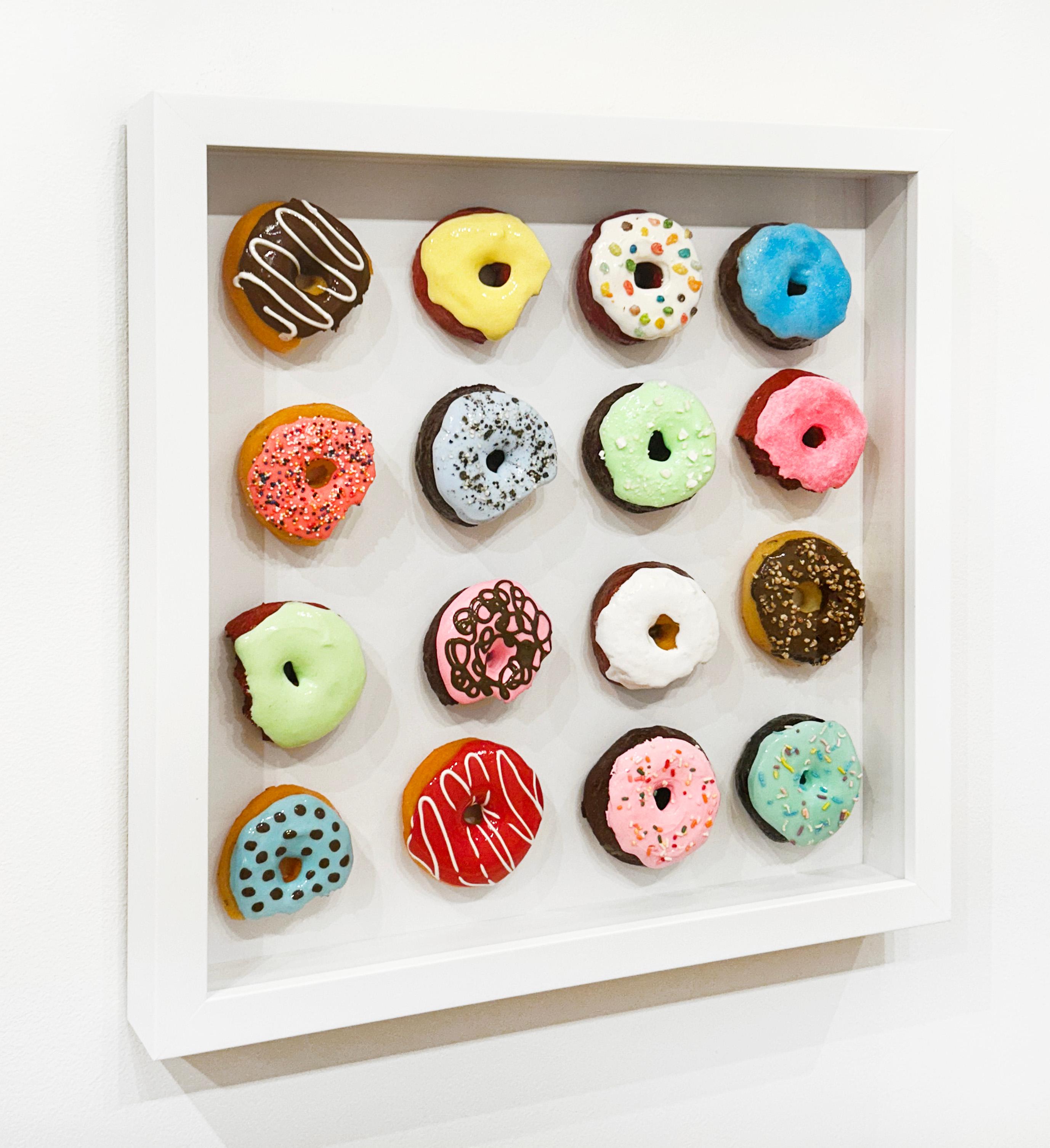 Artista:  De La Nuez, Nelson
Título:  Donuts Pop 
Date:  2025
Medio:  Técnica mixta
Enmarcado Dimensiones:  23
