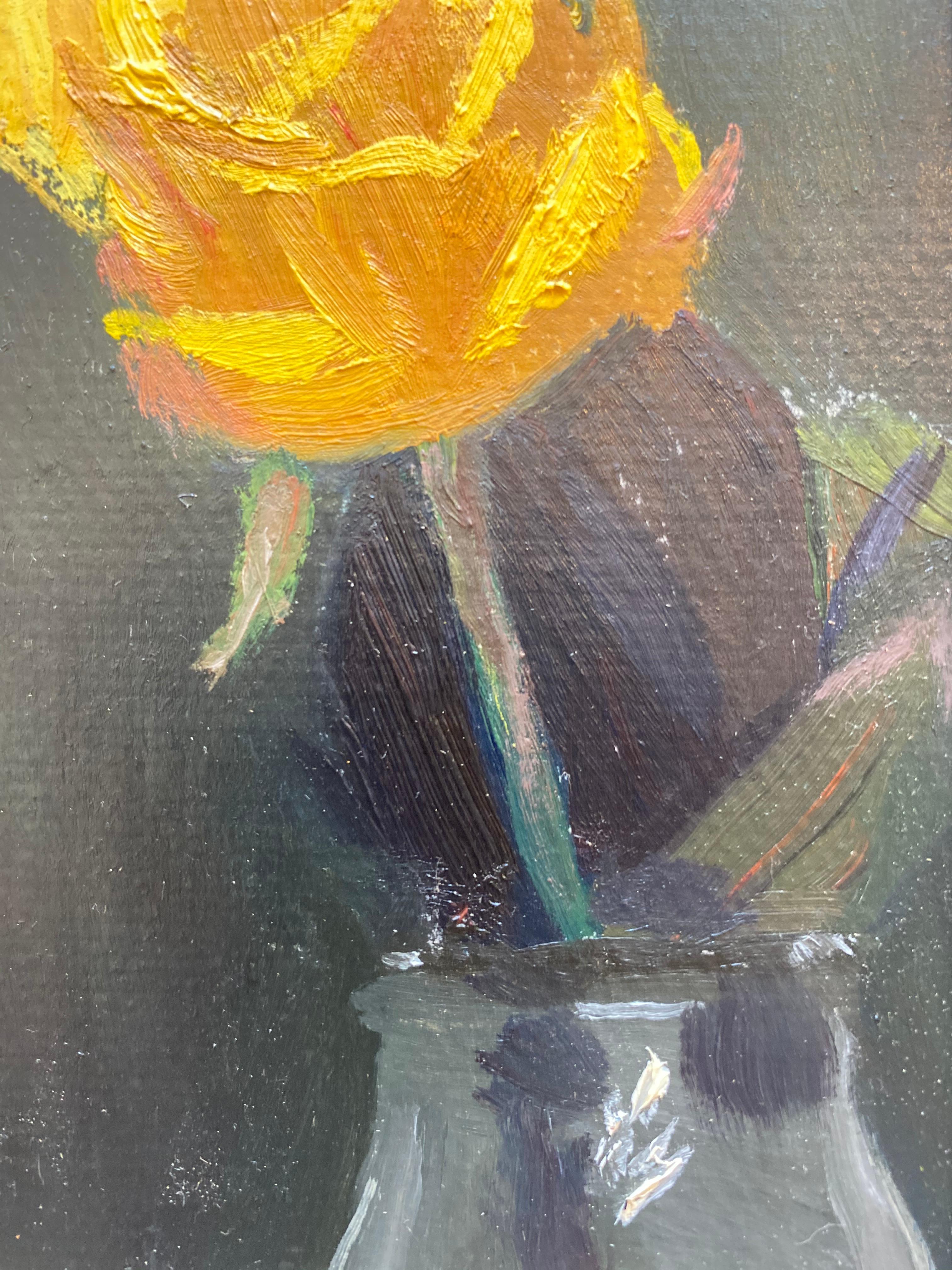 Pintado por Nelson H. White, en su estudio. Una sola rosa amarilla es el punto focal de un pequeño panel de 15 x 15 cm. Asomando de una botella de cristal, sobre un fondo oscuro, los tonos amarillos creaban profundidad a través de los pétalos de
