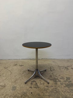 Tavolo con piedistallo Nelson di George Nelson per Herman Miller