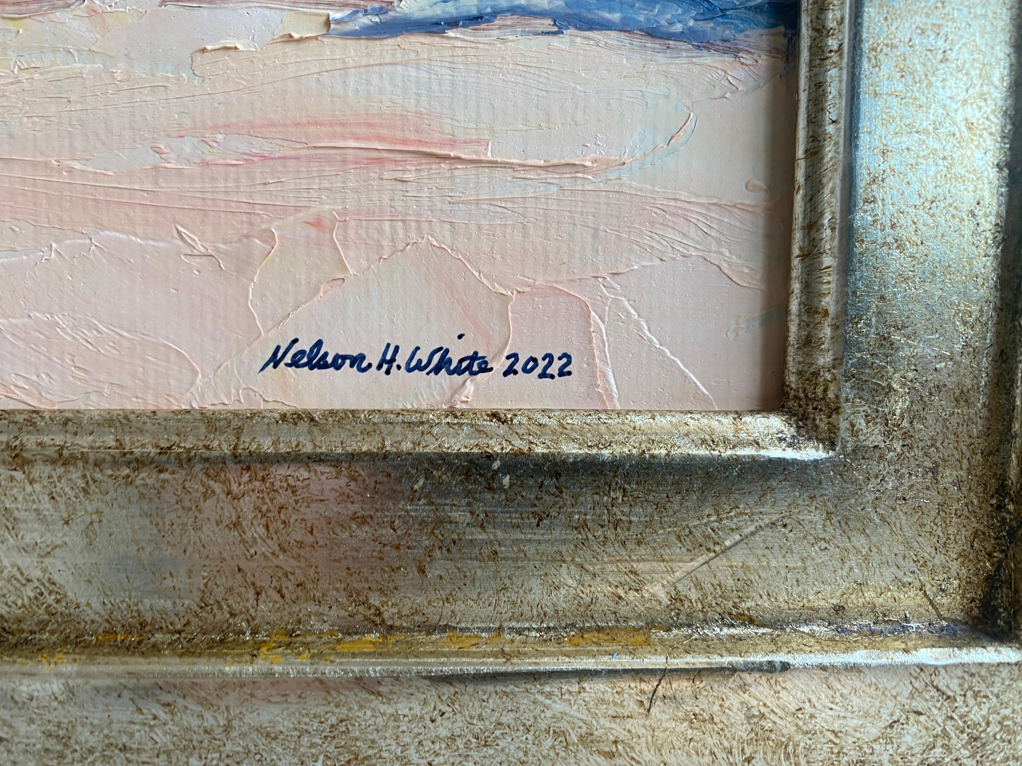 Une peinture en plein air du parapluie classique de Nelson Whiting, symbole de la quintessence d'une journée d'été. Ses scènes de plage emmènent le spectateur dans un monde de nostalgie et de joie d'un moment d'insouciance. Une vue de ciel bleu