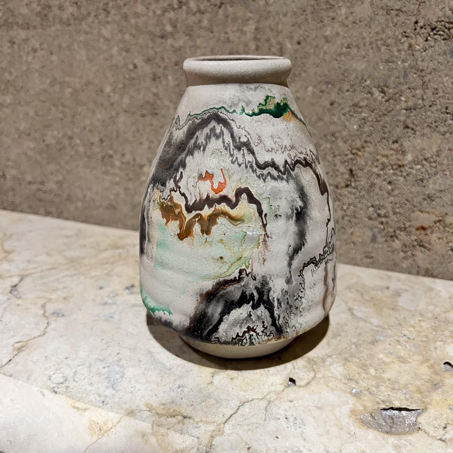 Américain Vase d'art indien Nemadji céramique vert Moose Lake, Minnesota en vente