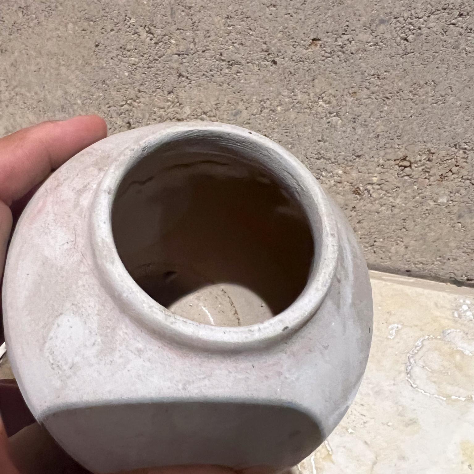 20ième siècle Vase rose Nemadji, poterie d'art indienne de Moose Lake, Minnesota en vente