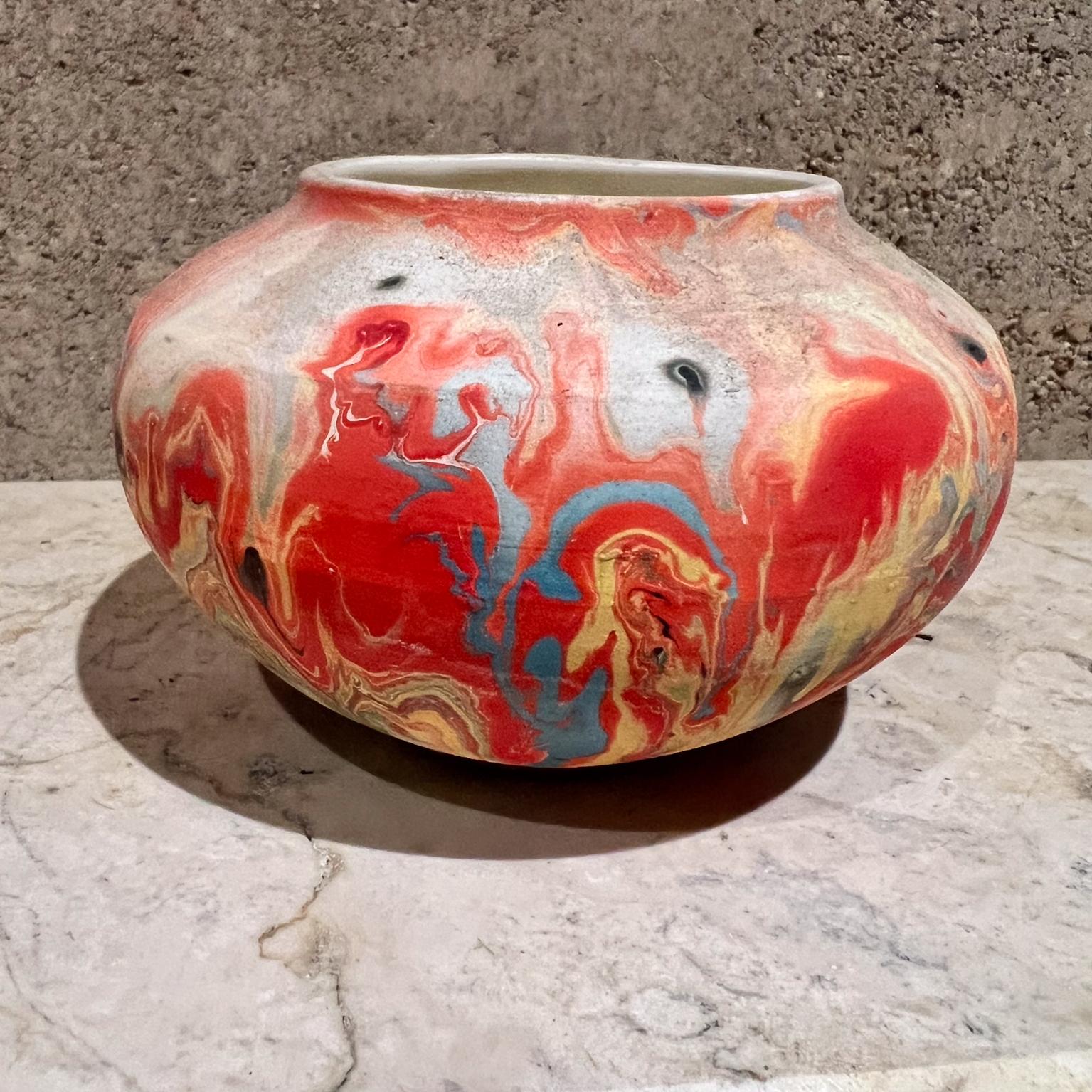 Vaso rosso in ceramica Nemadji Ceramic Indian Art Pottery Moose Lake, Minnesota In condizioni buone in vendita a Chula Vista, CA