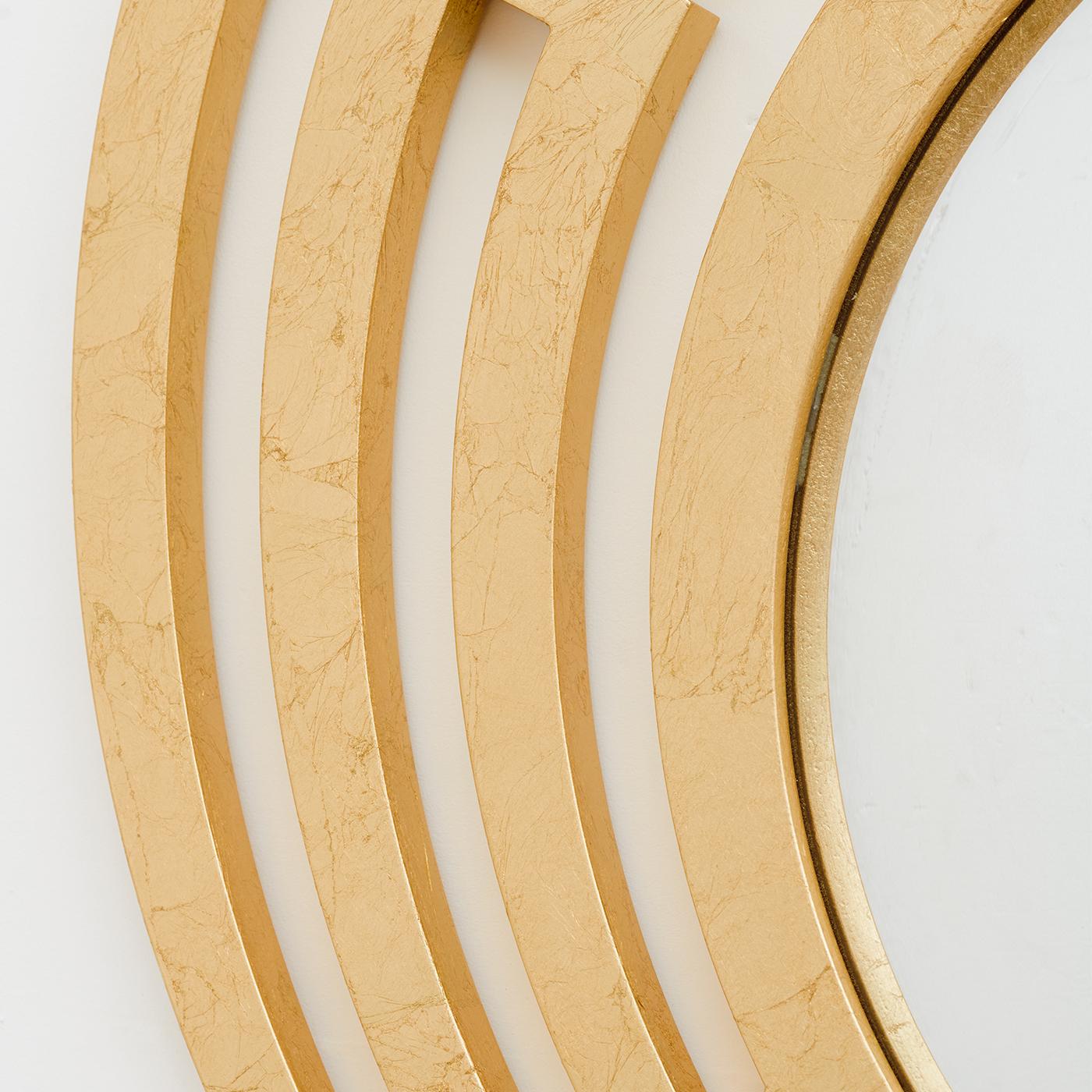 Espejo de pared convexo Nemesi con marco de pan de oro crudo by Matlight Milano en venta 3