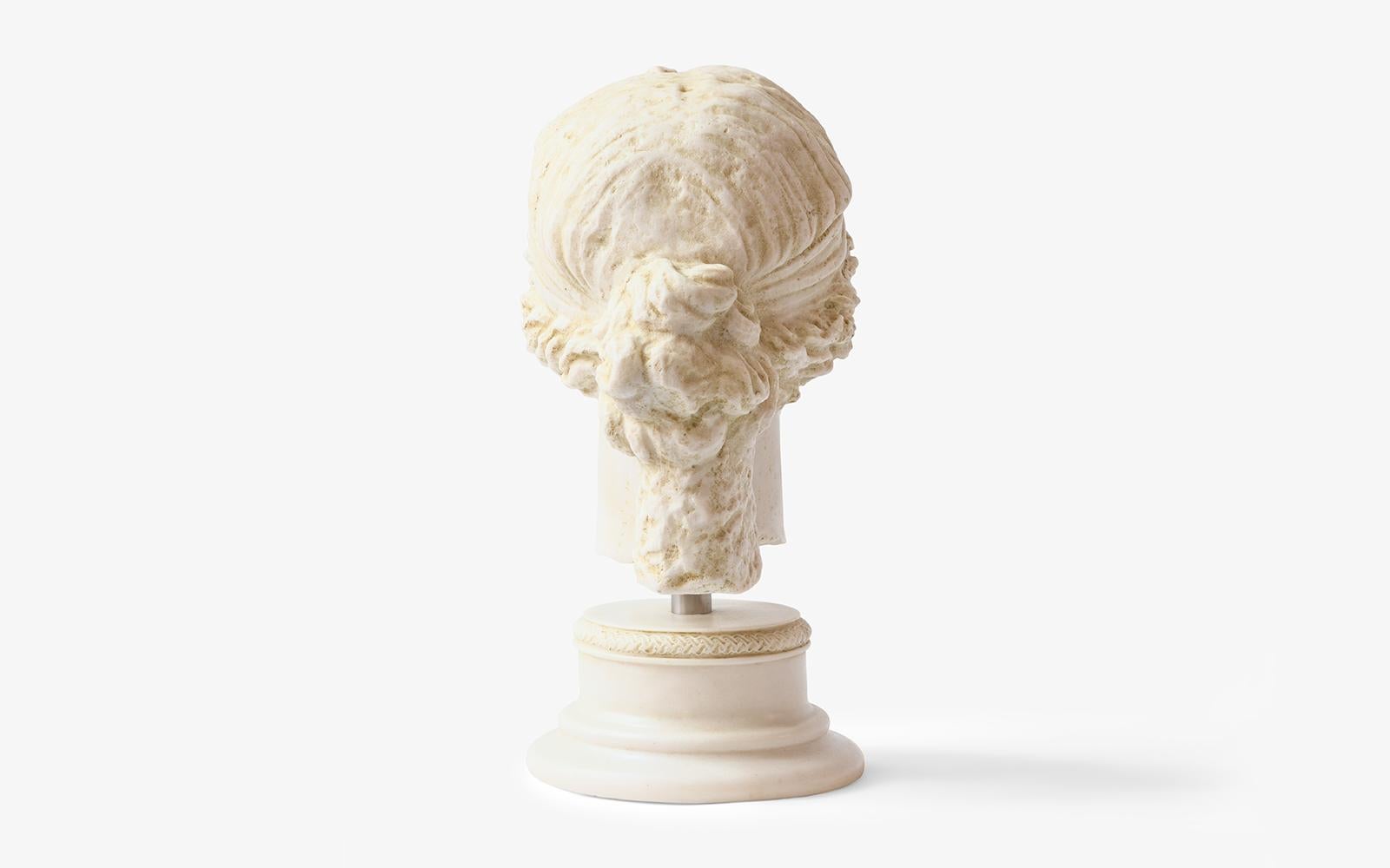 Grec classique Buste Nemesis en poudre de marbre comprimée « Antalya Archeological Museum » (Musée archéologique de Antalya) en vente