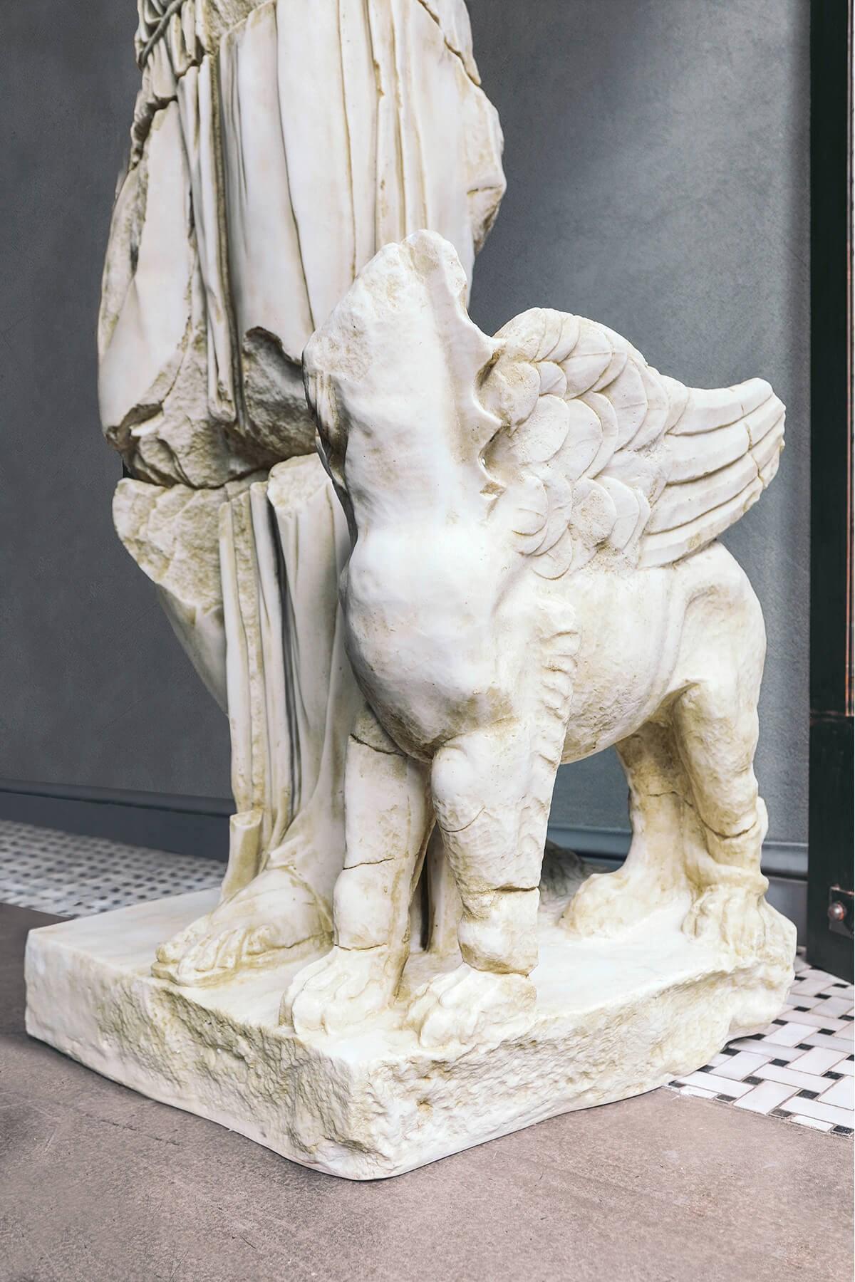 Nemesis-Statue aus komprimiertem Marmor pulverbeschichtet „Antalya-Museum“ (Klassisch-griechisch) im Angebot