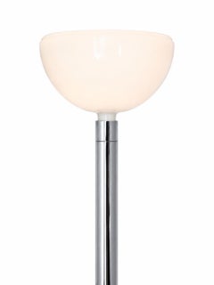 Lampe sur pied Nemo AM2C en verre opalin et chrome poli, par Franco Albini