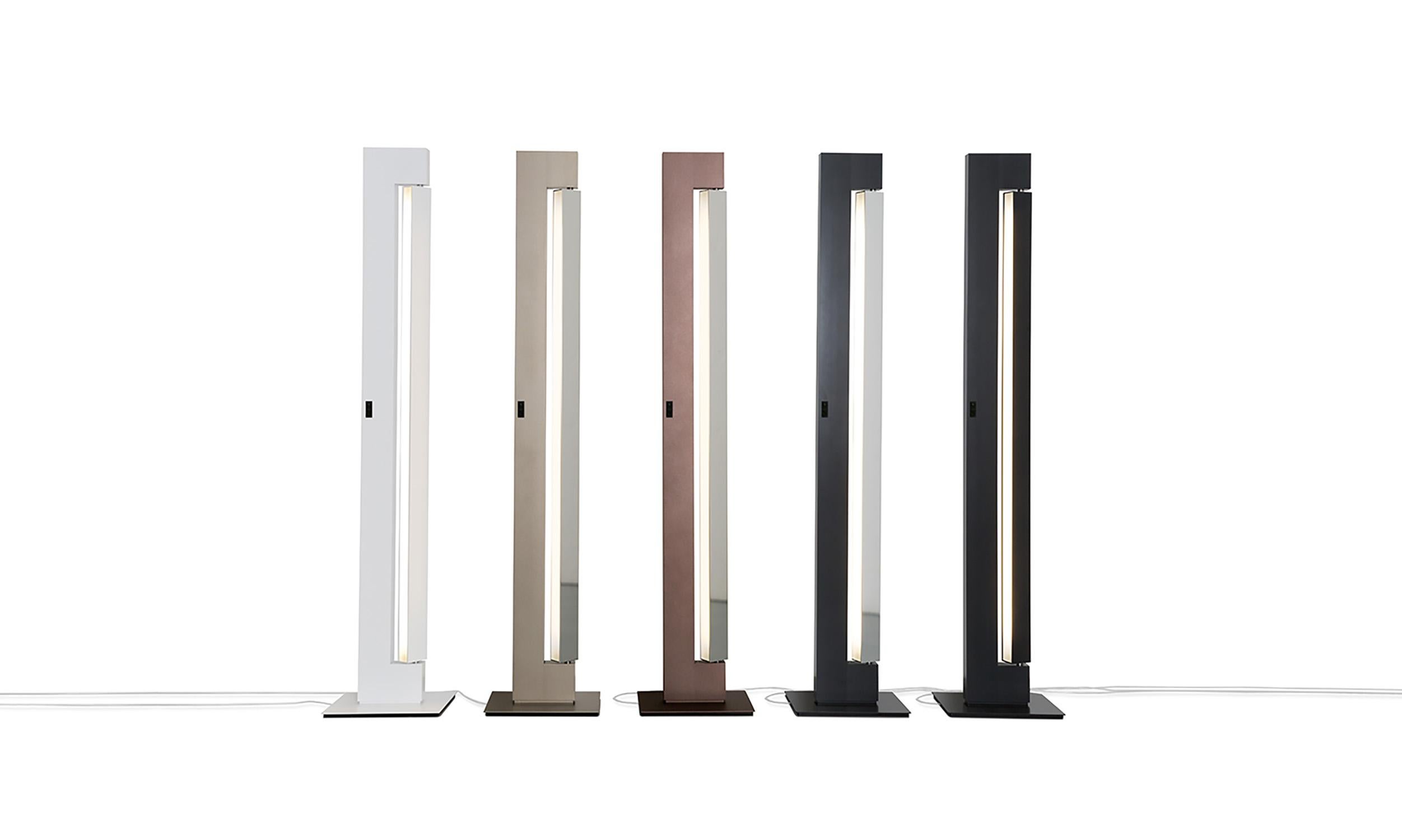 Nemo Ara Collection Stehleuchte Led DTW - Weiß/Weiß im Zustand „Neu“ im Angebot in Brooklyn, NY
