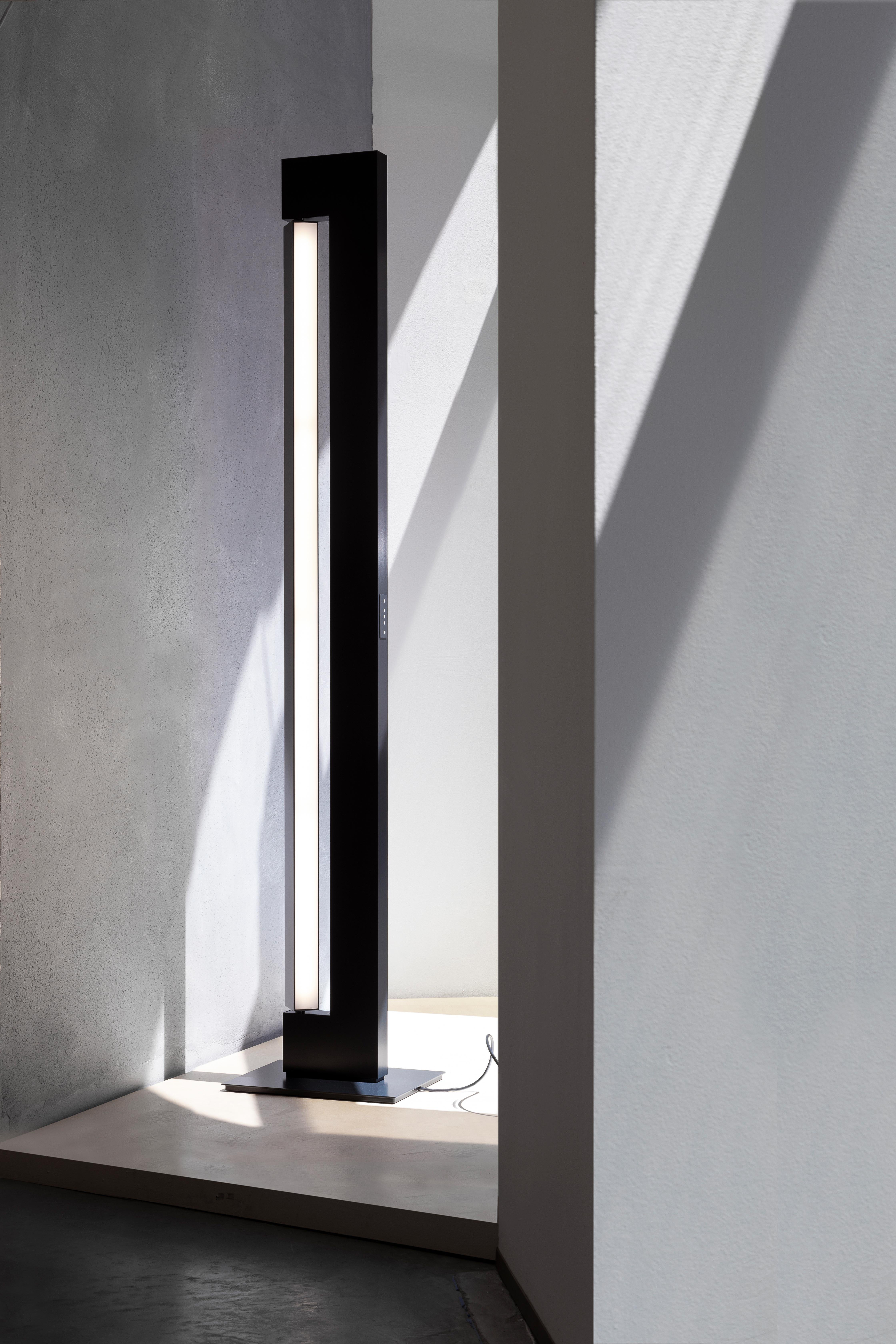 Nemo Ara Collection Stehleuchte Led DTW - Weiß/Weiß (21. Jahrhundert und zeitgenössisch) im Angebot