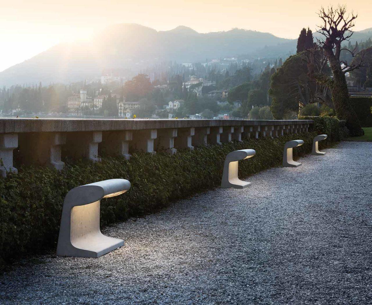 Nemo Borne Béton Grande Stehleuchte für Außen in Beton LED 3000K im Angebot 1