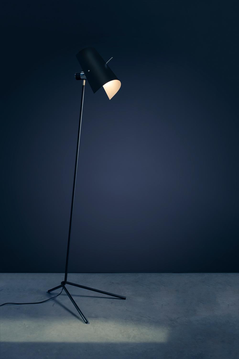 Lámpara de pie Nemo Claritas de aluminio negro y acero by Vico Magistretti Siglo XXI y contemporáneo en venta