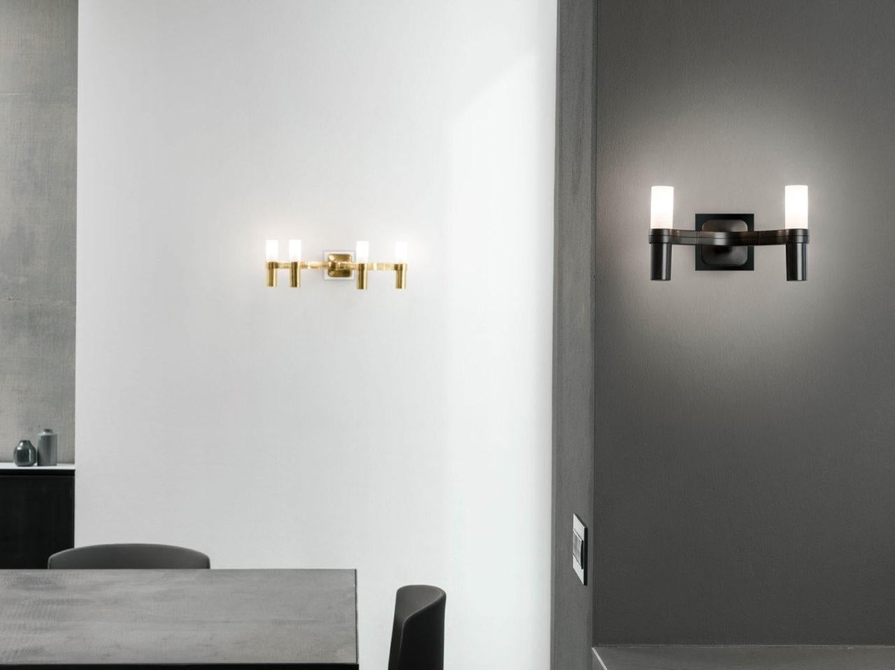 Nemo Corona de 4 Paredes de Aluminio y Cristal Pintado de Oro en Nuevo estado para la venta en Brooklyn, NY
