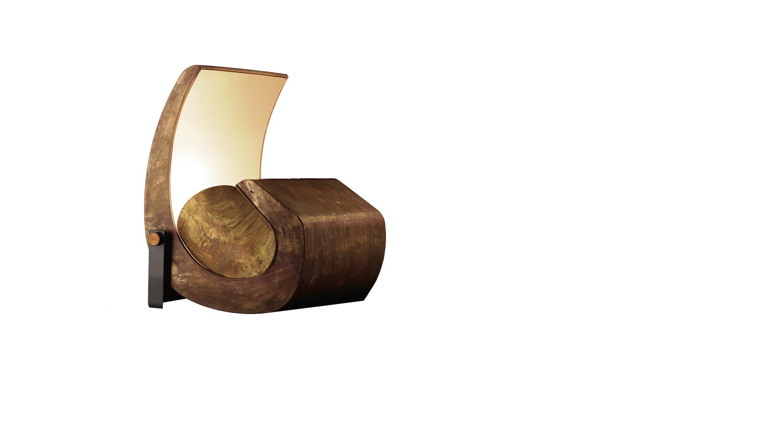 Italiano Lampada da terra Nemo Escargot in ottone di Le Corbusier in vendita