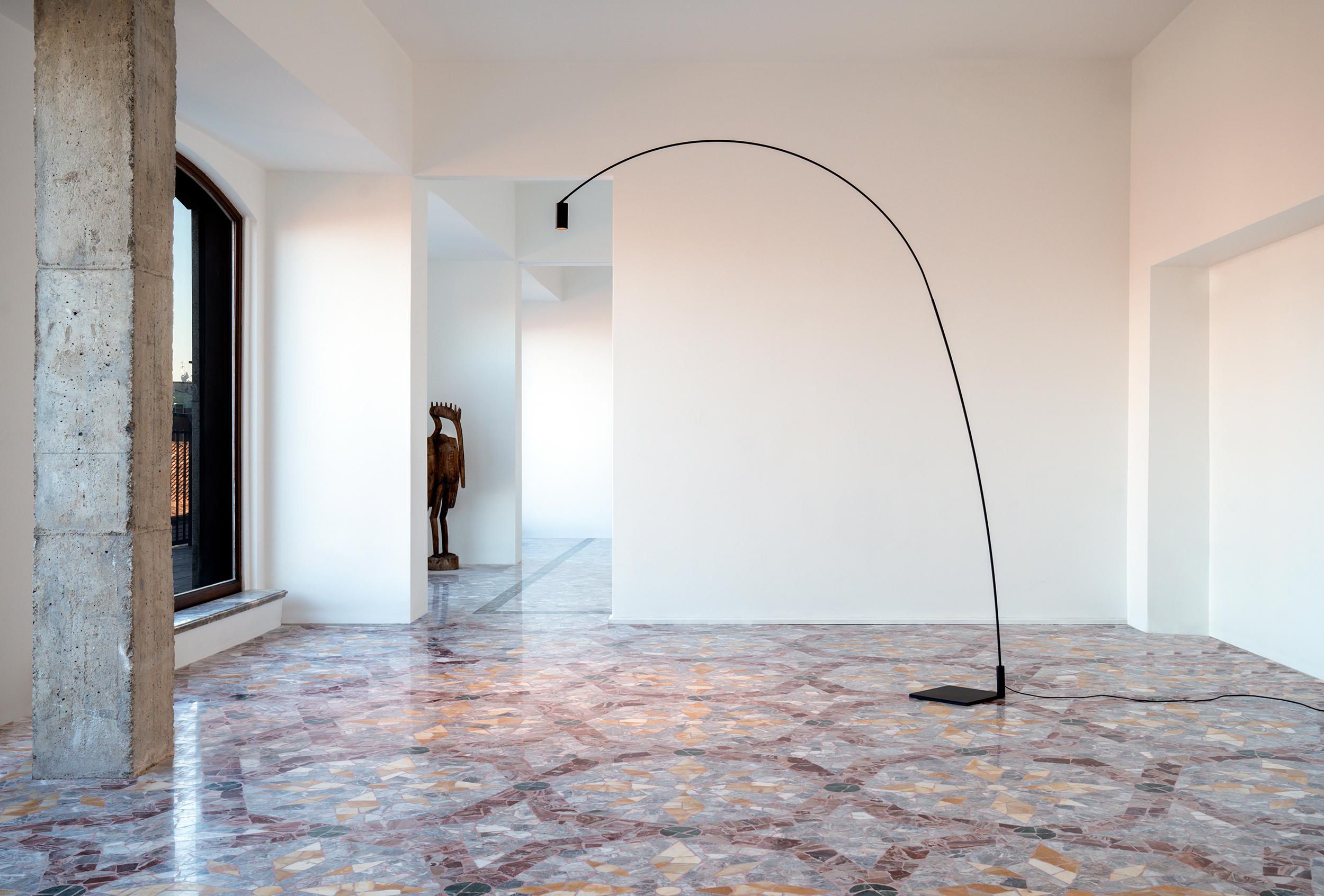 Italian Nemo Fox Floor Lamp in Matte Black Aluminum & Steel by Bernhard Osann For Sale