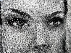 Amanda - 21. Jahrhundert, Contemporary, Porträt, Mixed Media, Faden, Nägel