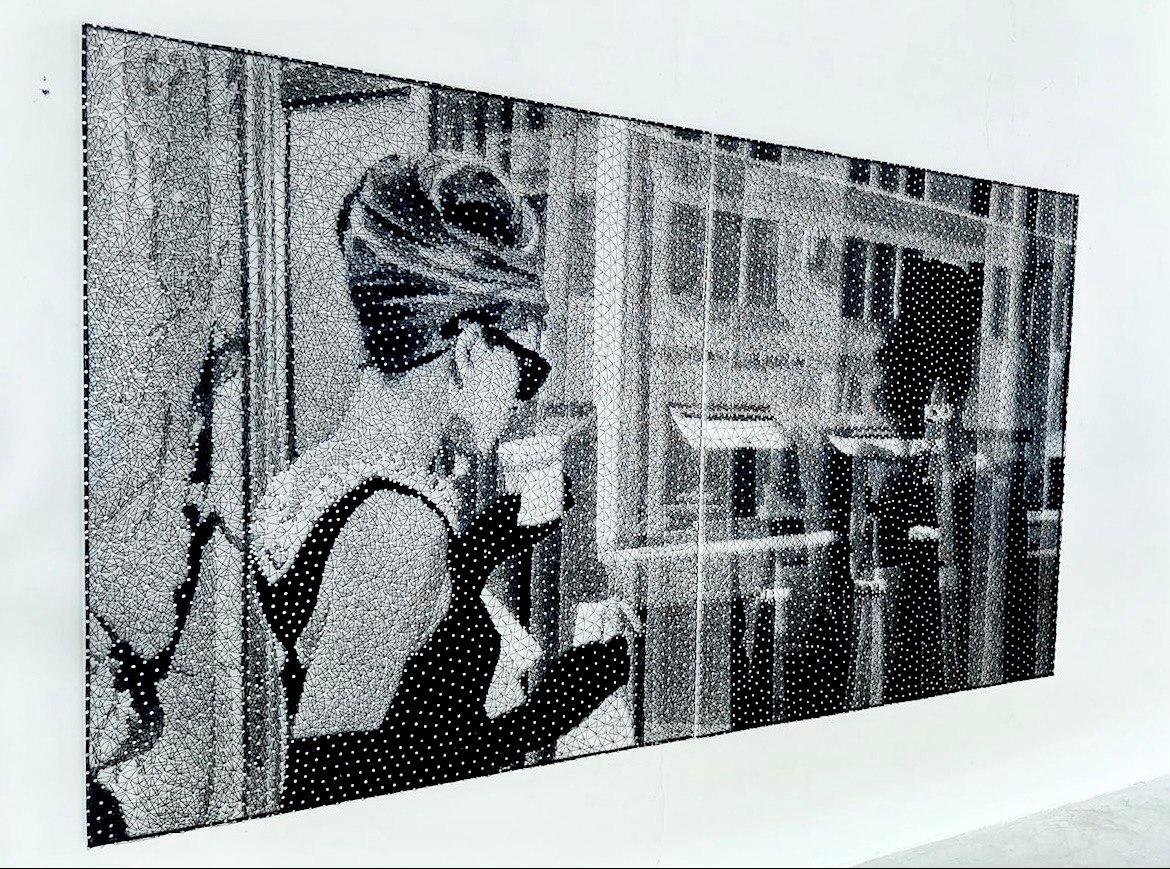 Arte icónico en cuerda a gran escala de NY por Nemo Jantzen- Tiffany's III en venta 4