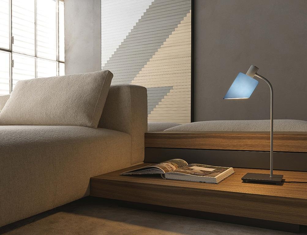 Nemo Lampe de Bureau Tischleuchte E14 in Blau Grau von Charlotte Perriand im Zustand „Neu“ im Angebot in Brooklyn, NY